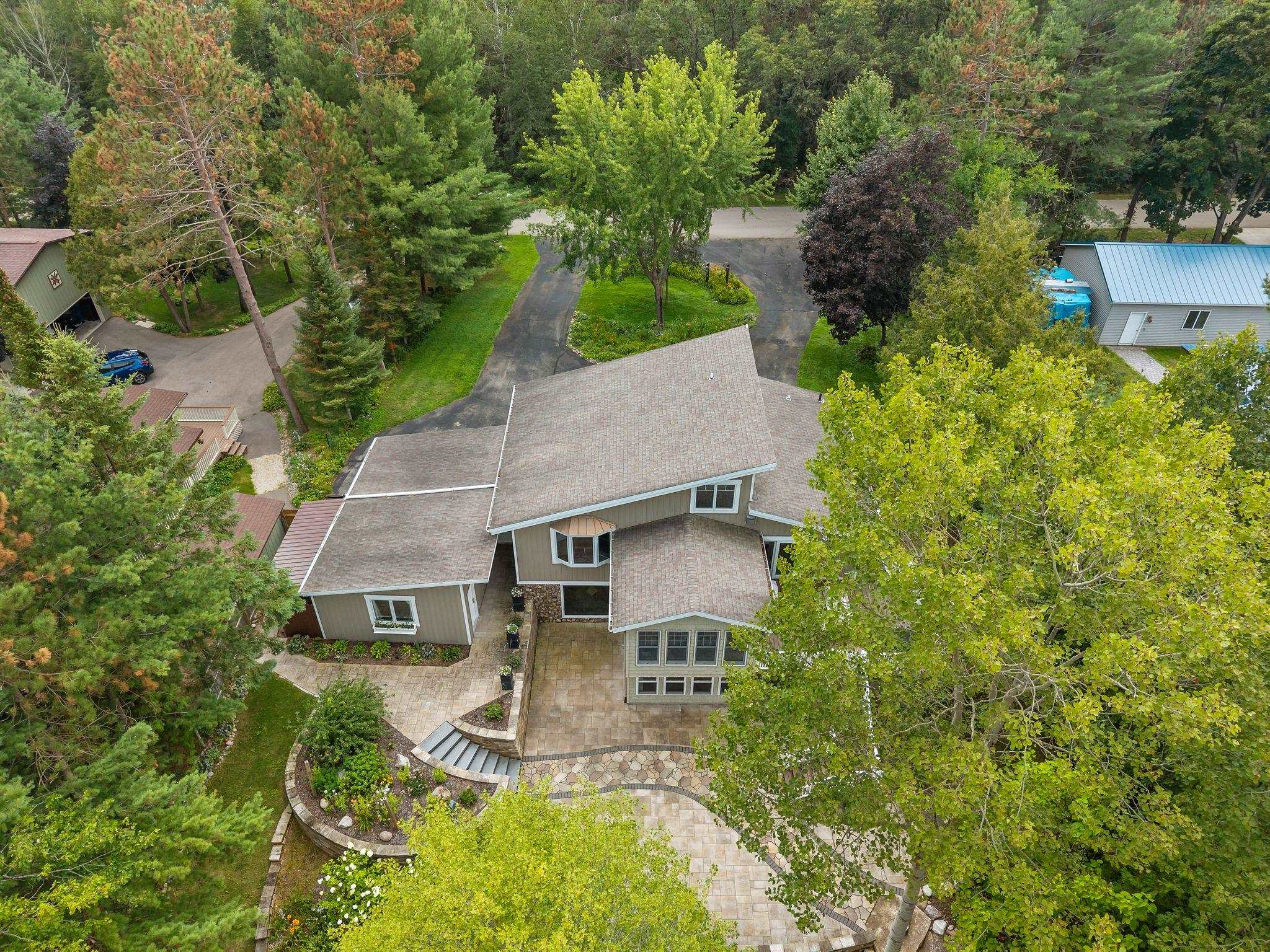 N1539 SILVER CANOE Road