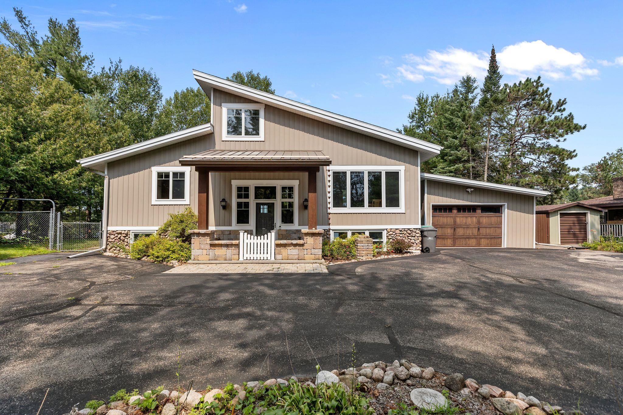 N1539 SILVER CANOE Road