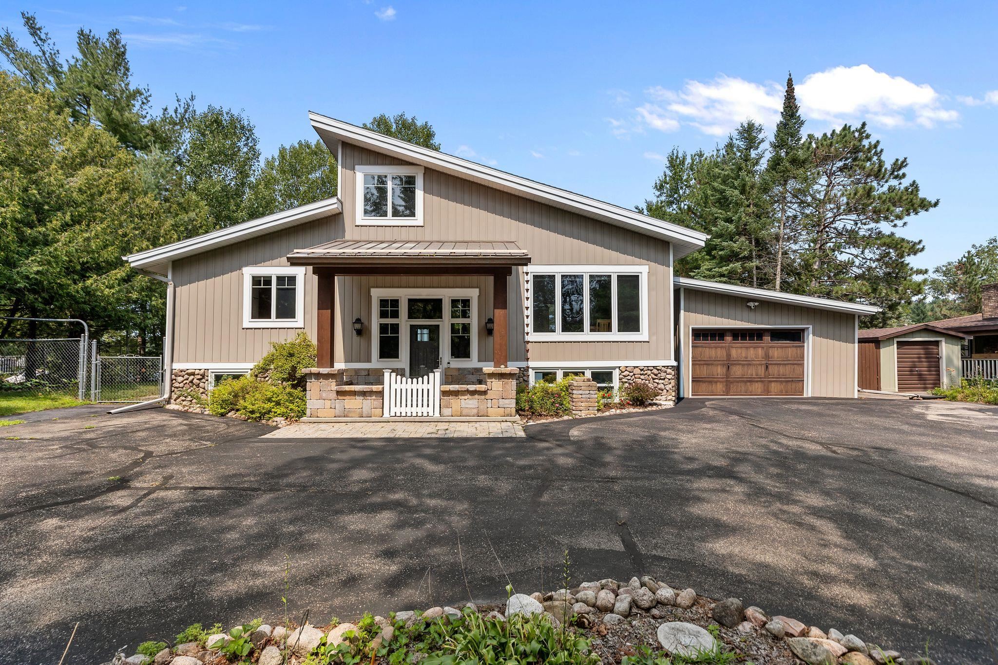 N1539 SILVER CANOE Road