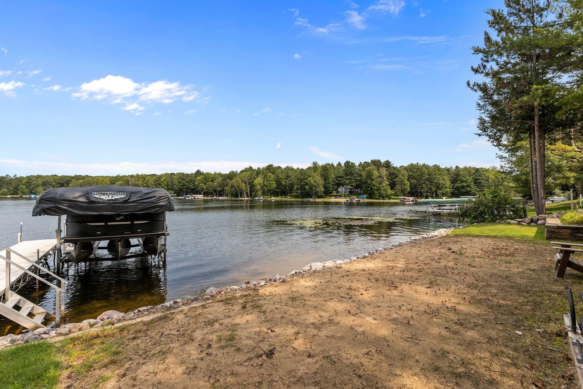 N1539 SILVER CANOE Road