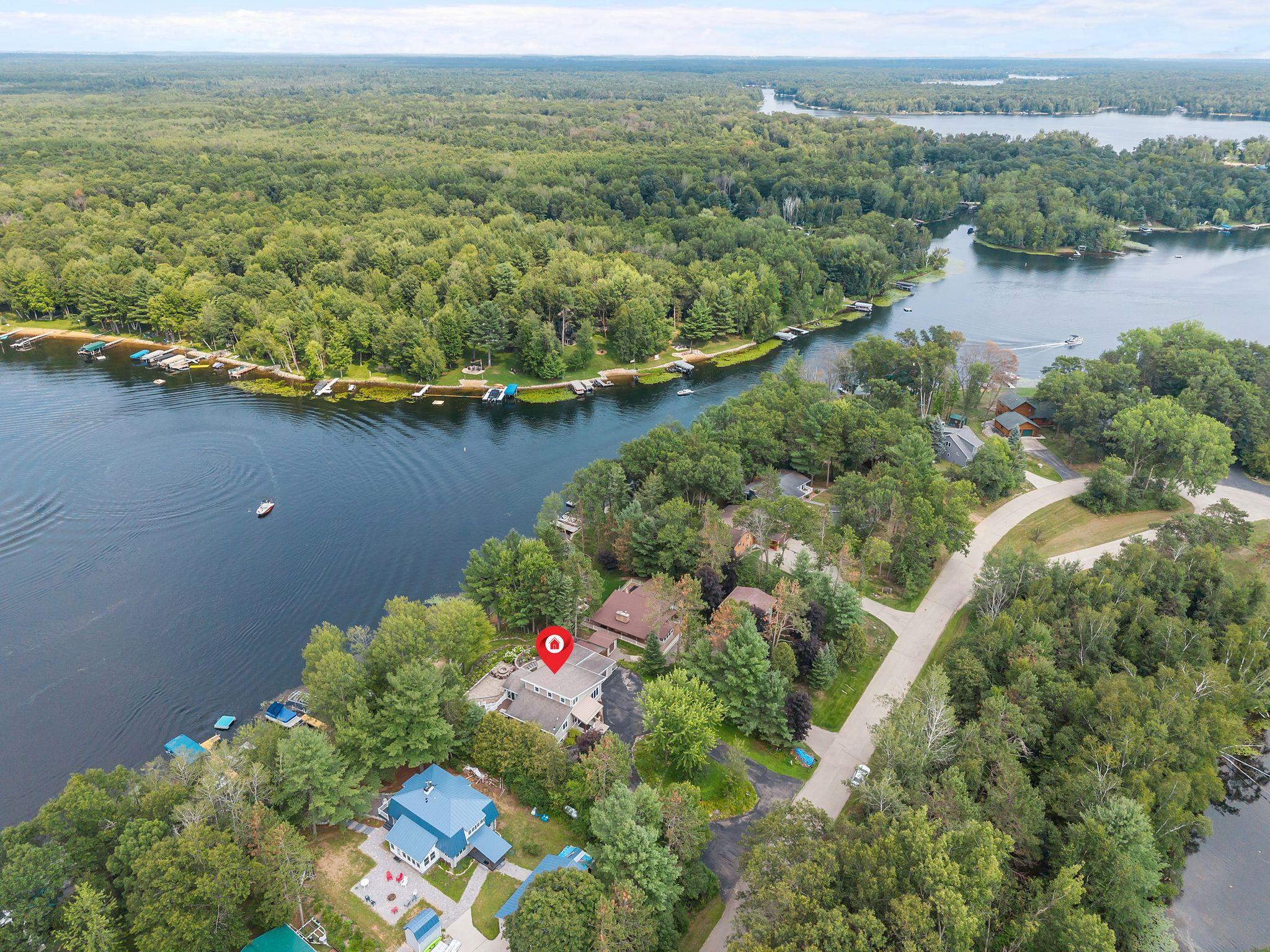 N1539 SILVER CANOE Road