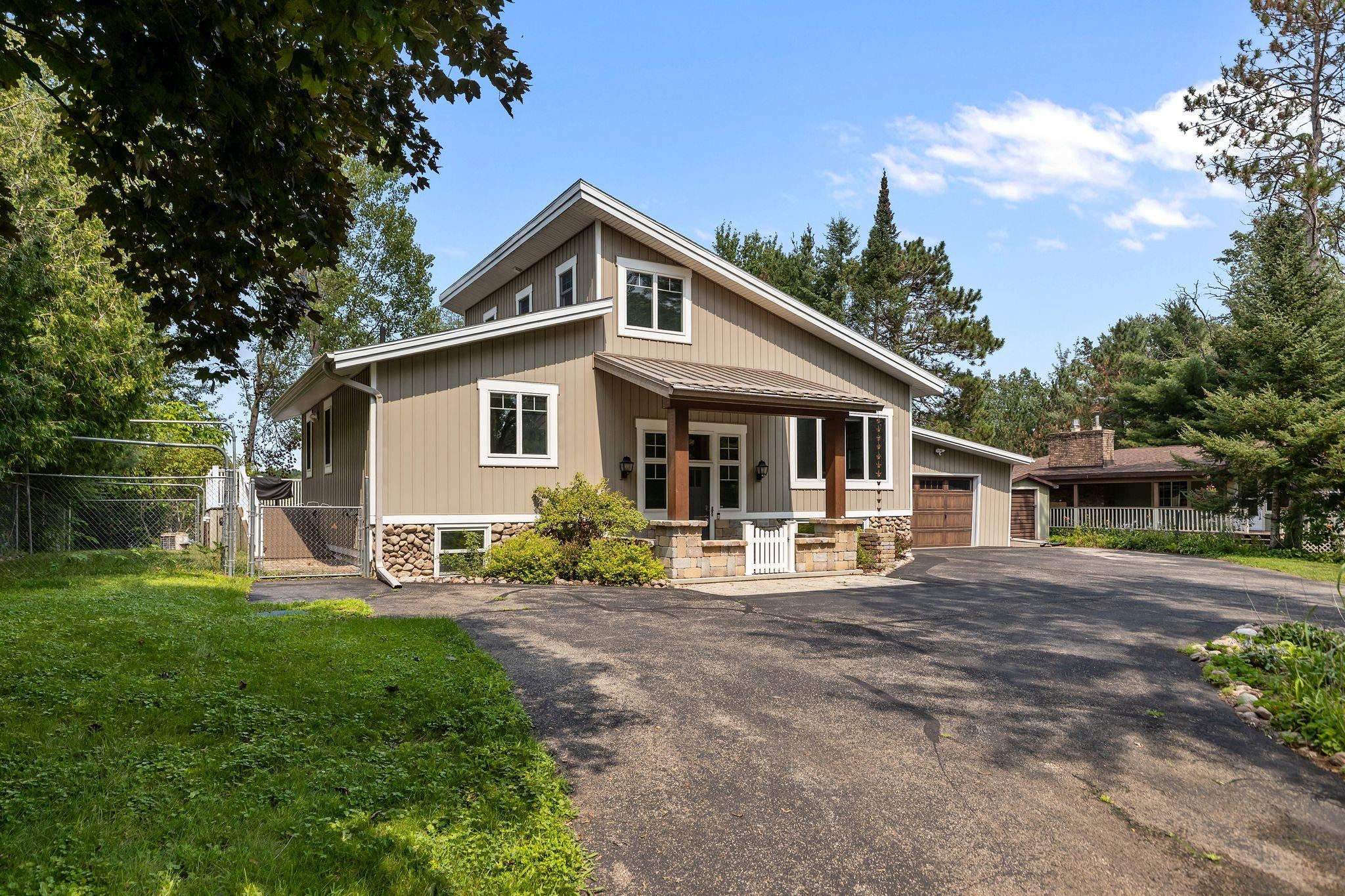 N1539 SILVER CANOE Road