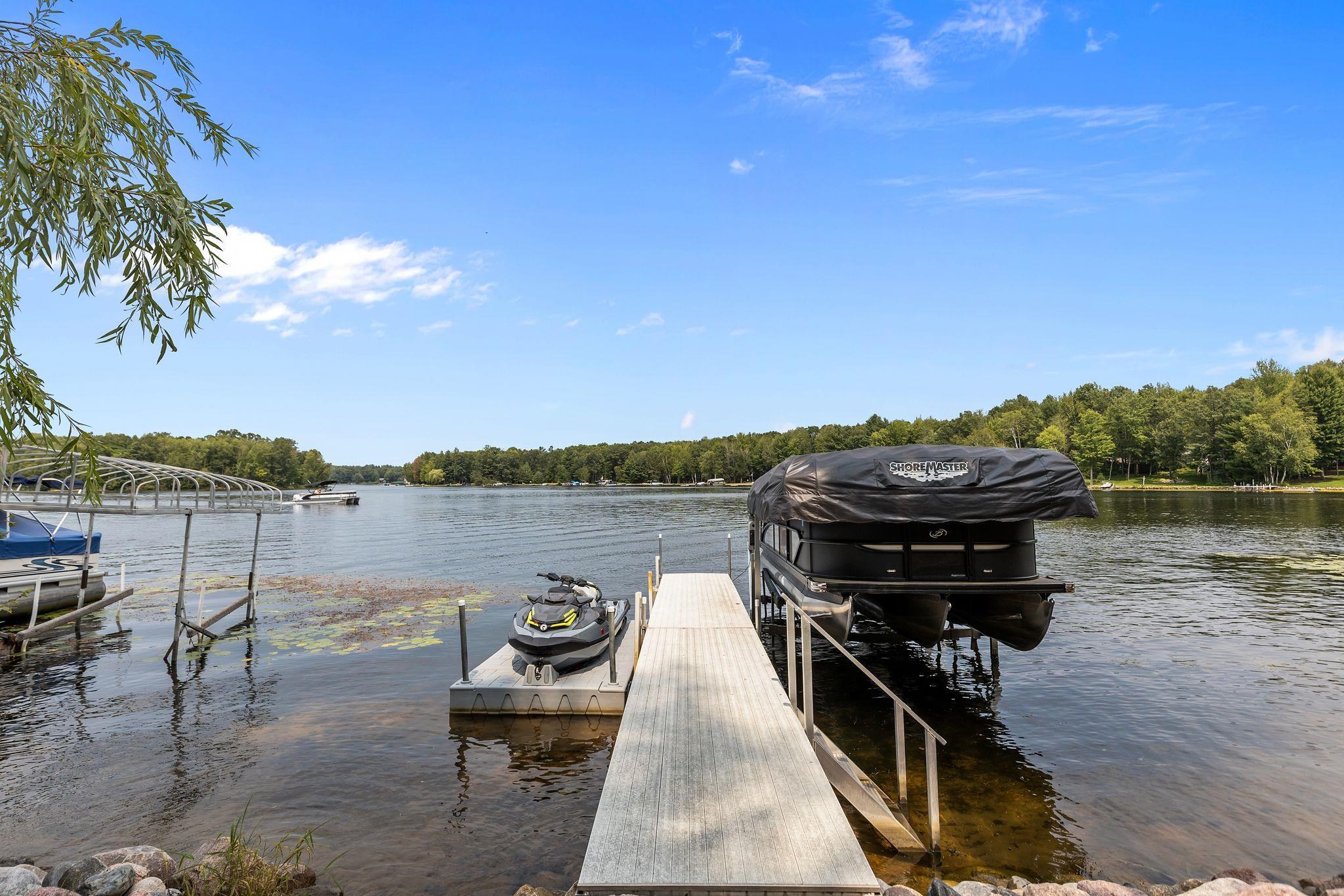 N1539 SILVER CANOE Road