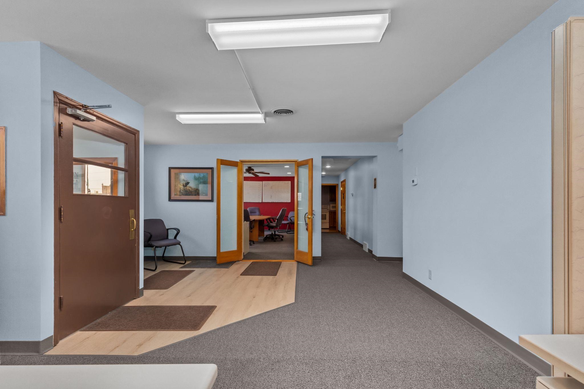 117 W 3RD Street