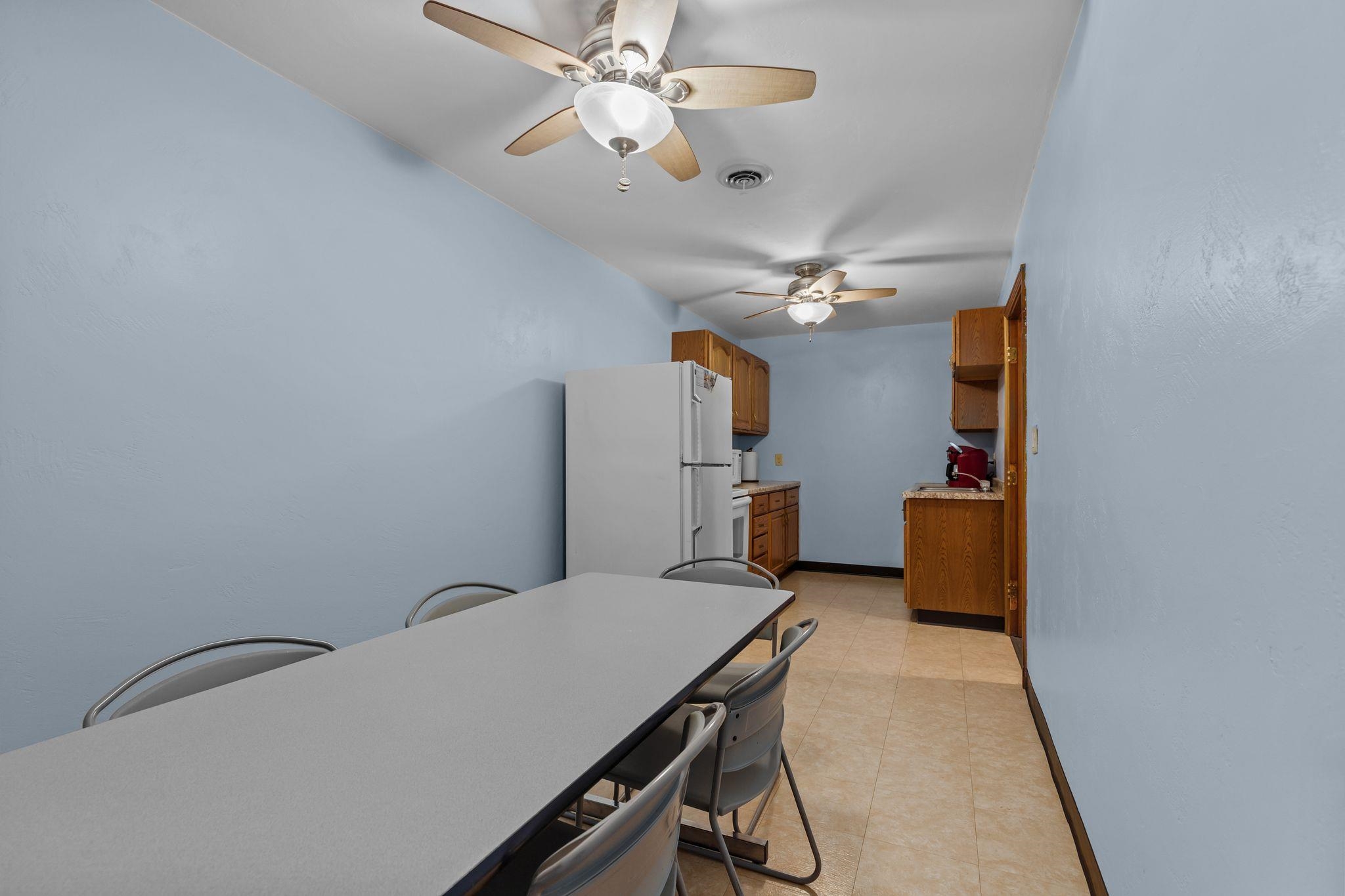 117 W 3RD Street