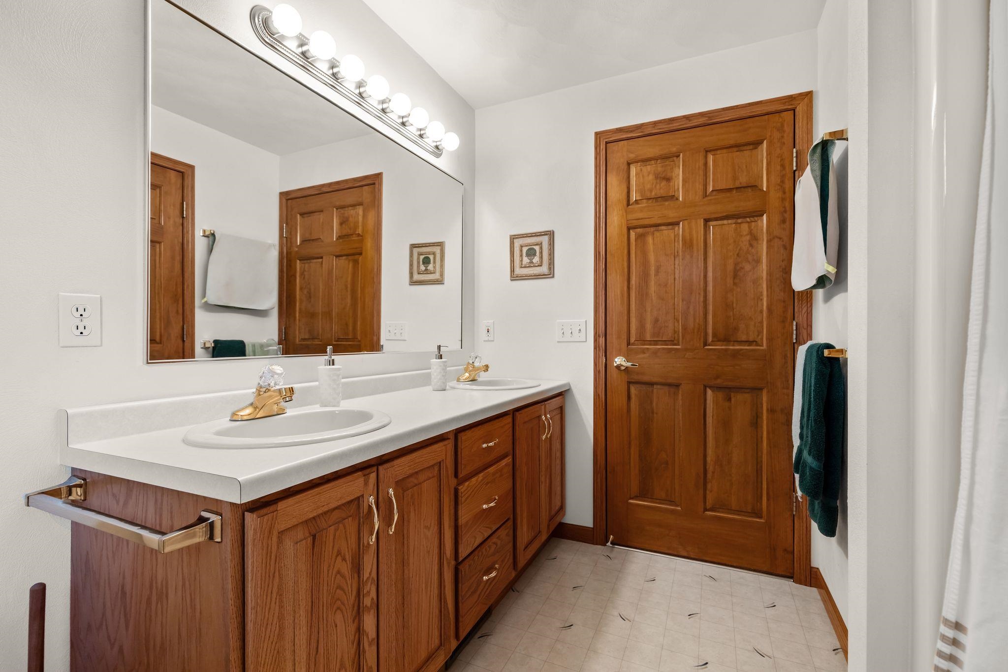 4224 TERRAVIEW Drive