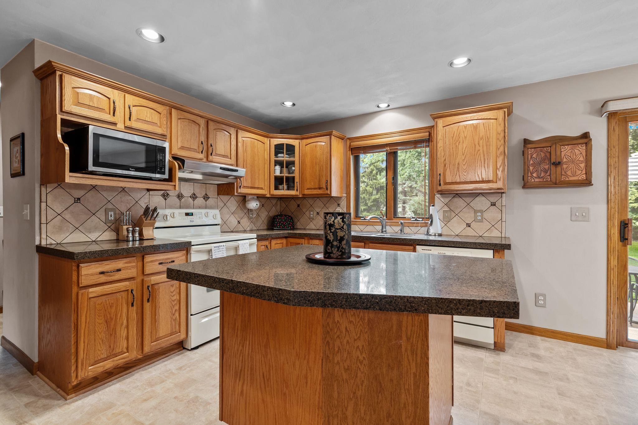 4224 TERRAVIEW Drive