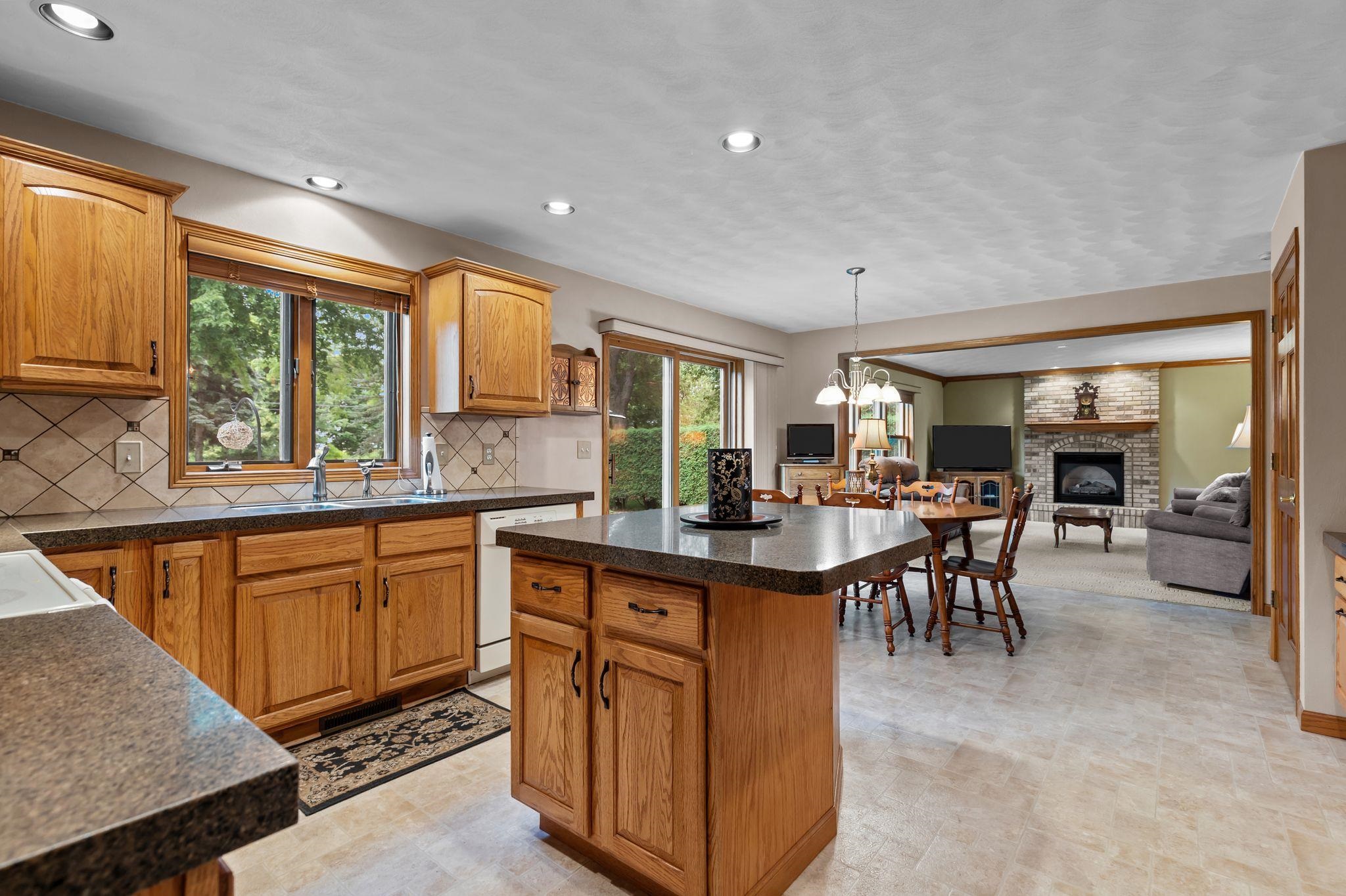 4224 TERRAVIEW Drive