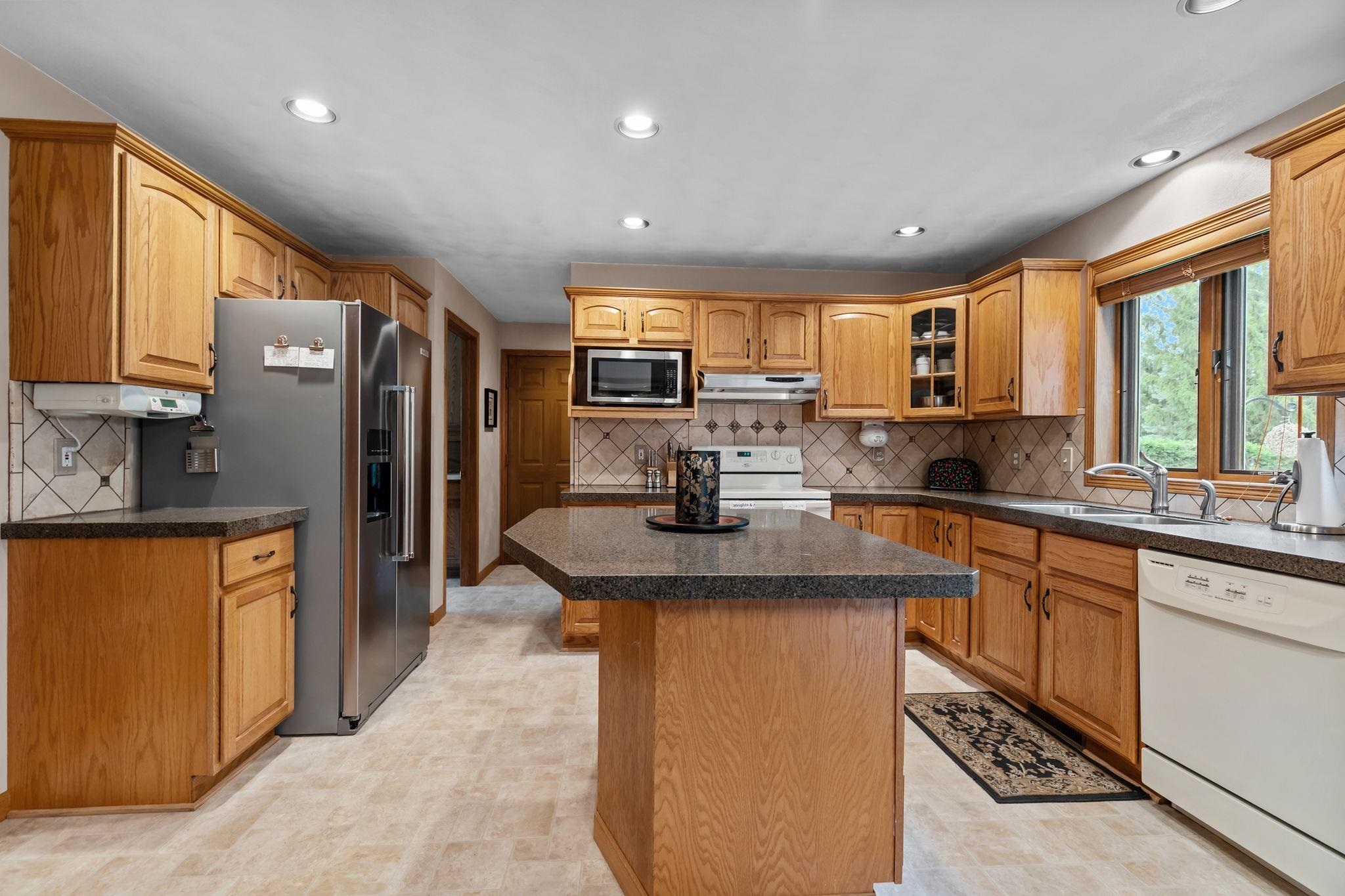 4224 TERRAVIEW Drive