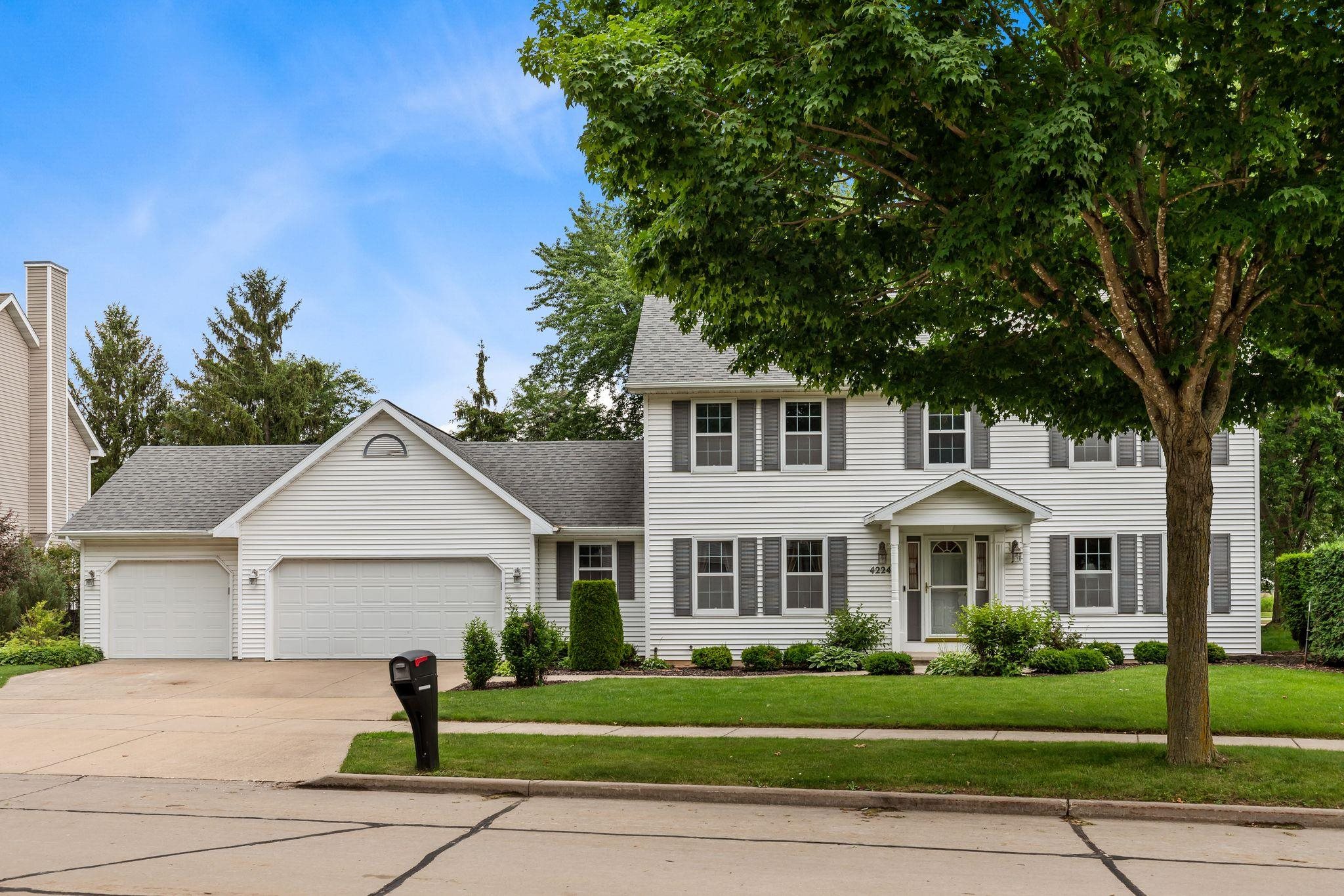 4224 TERRAVIEW Drive