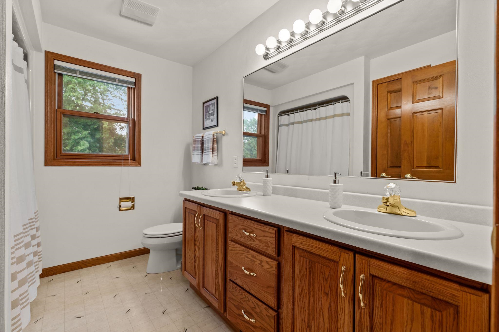 4224 TERRAVIEW Drive