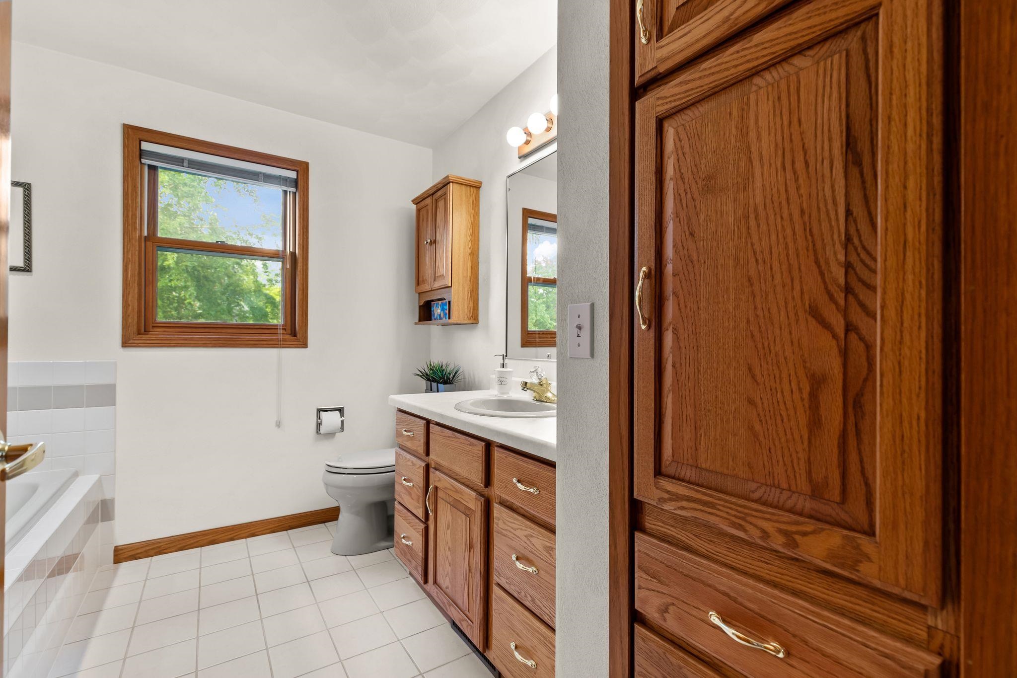 4224 TERRAVIEW Drive