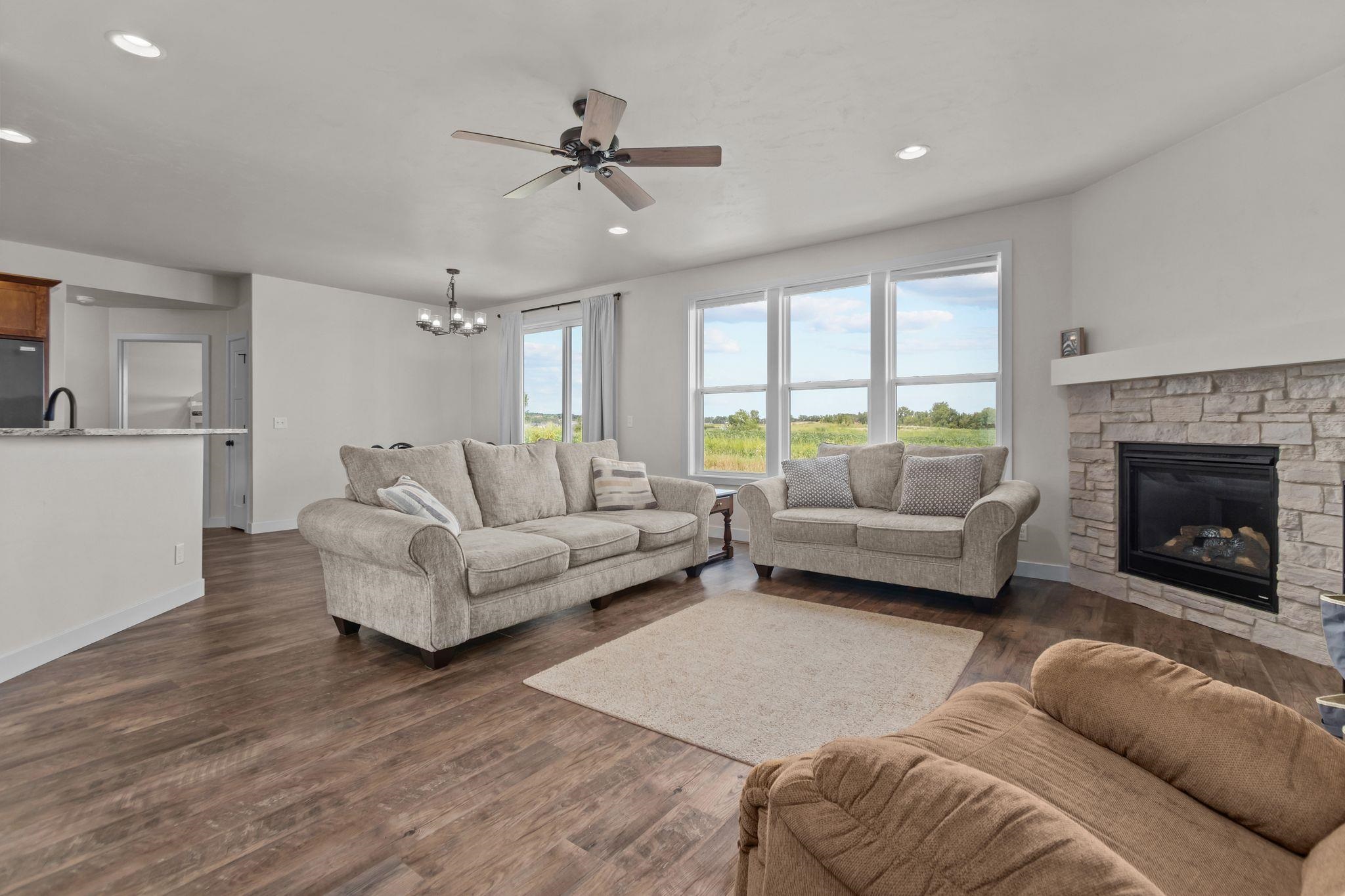 3846 E ZION Lane