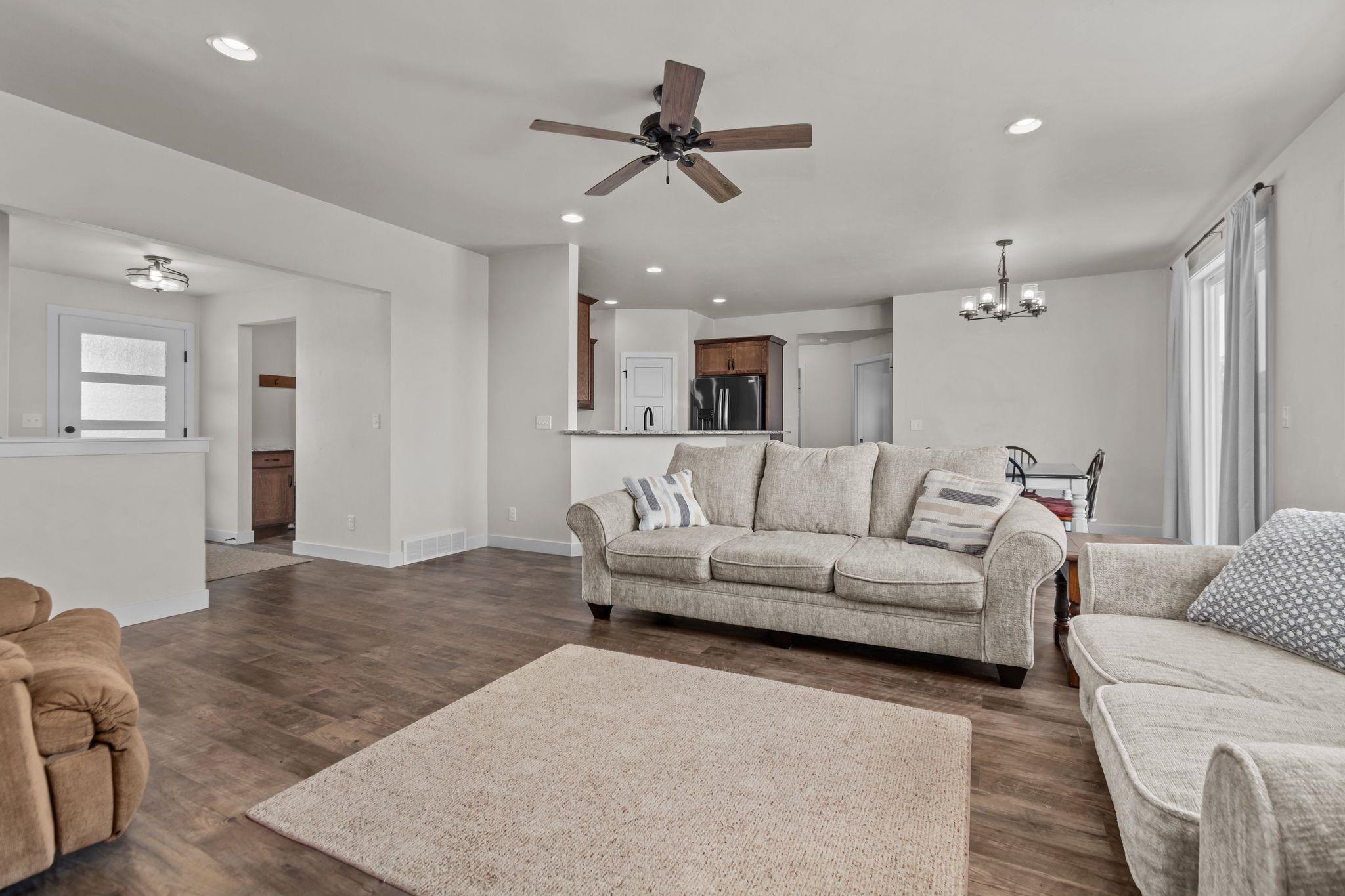 3846 E ZION Lane