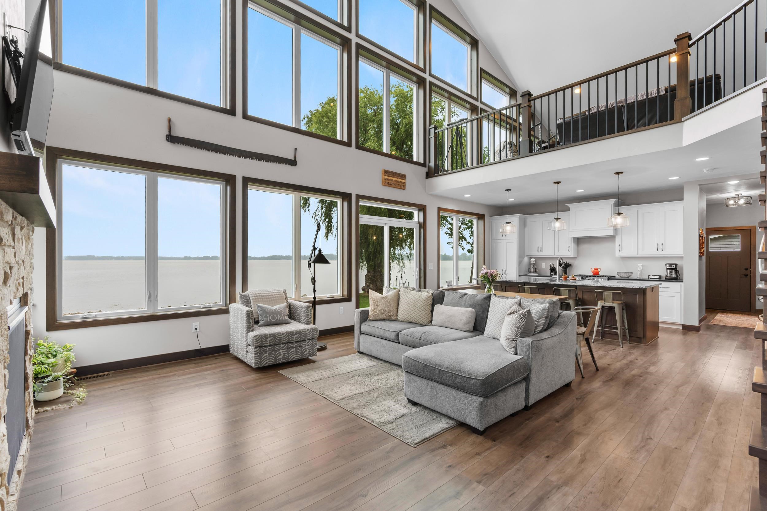 6392 LAKESHORE Road