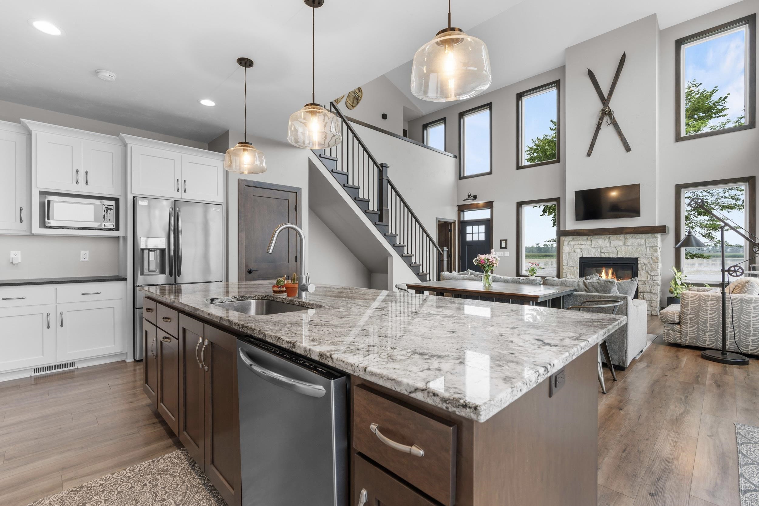 6392 LAKESHORE Road