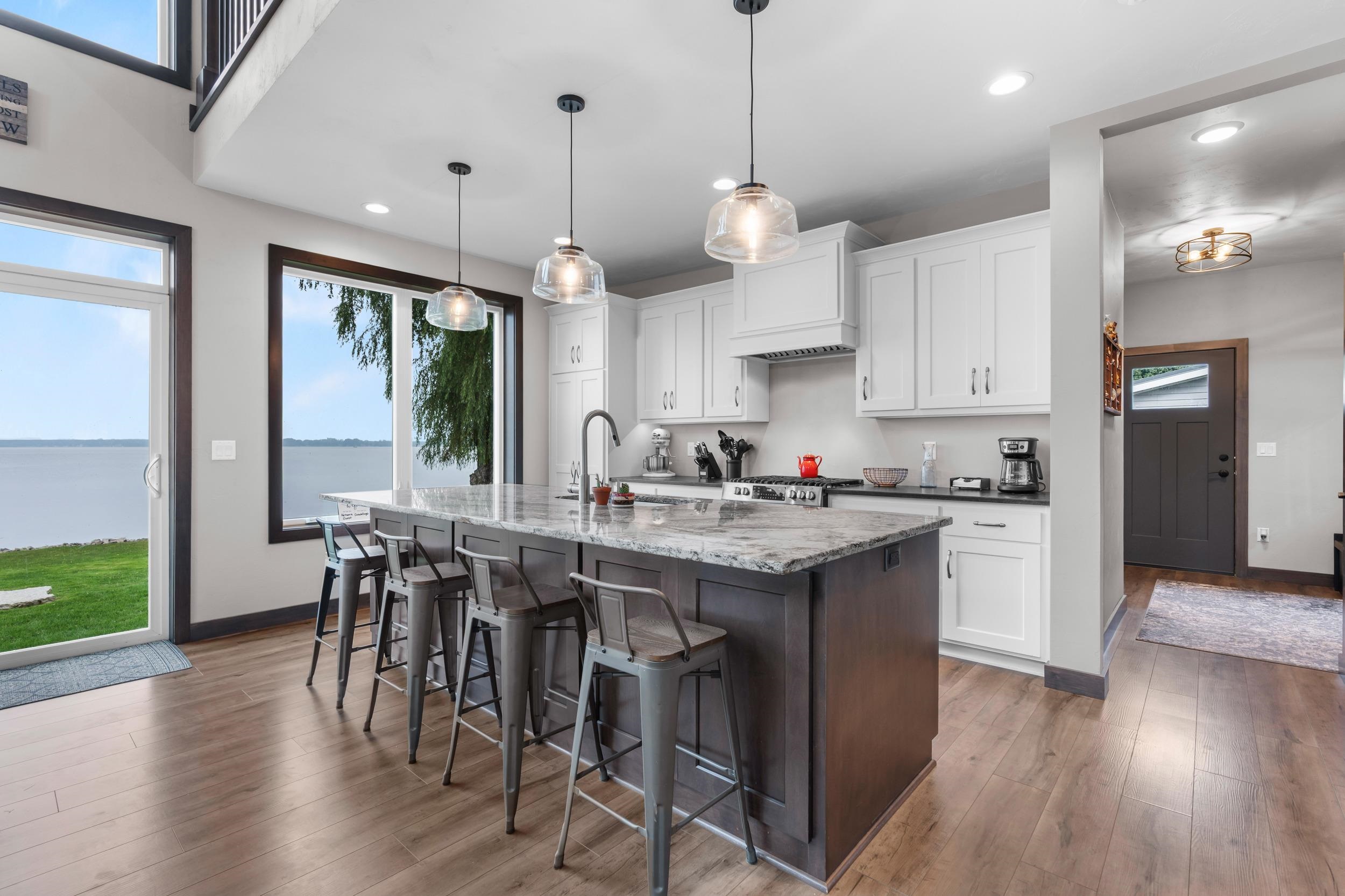 6392 LAKESHORE Road