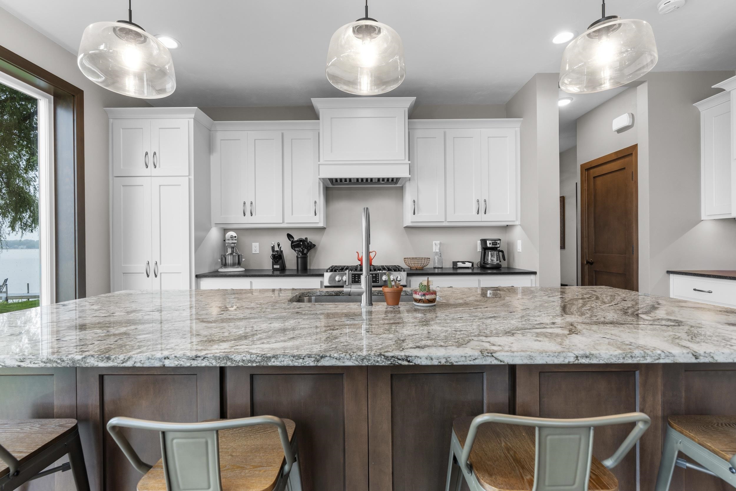 6392 LAKESHORE Road