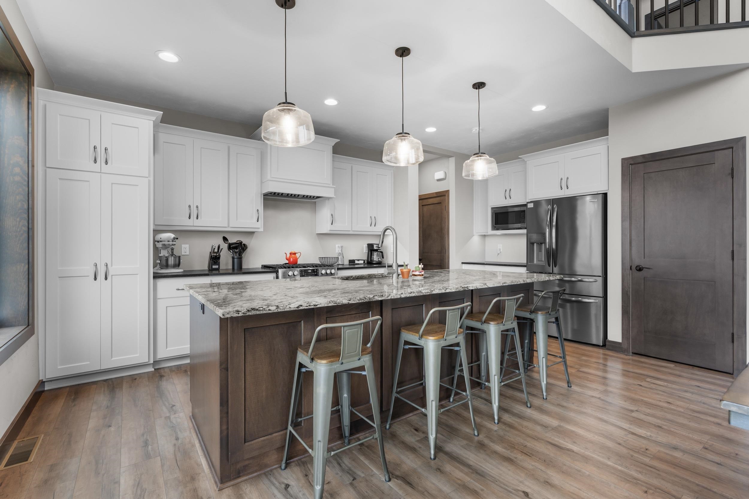 6392 LAKESHORE Road