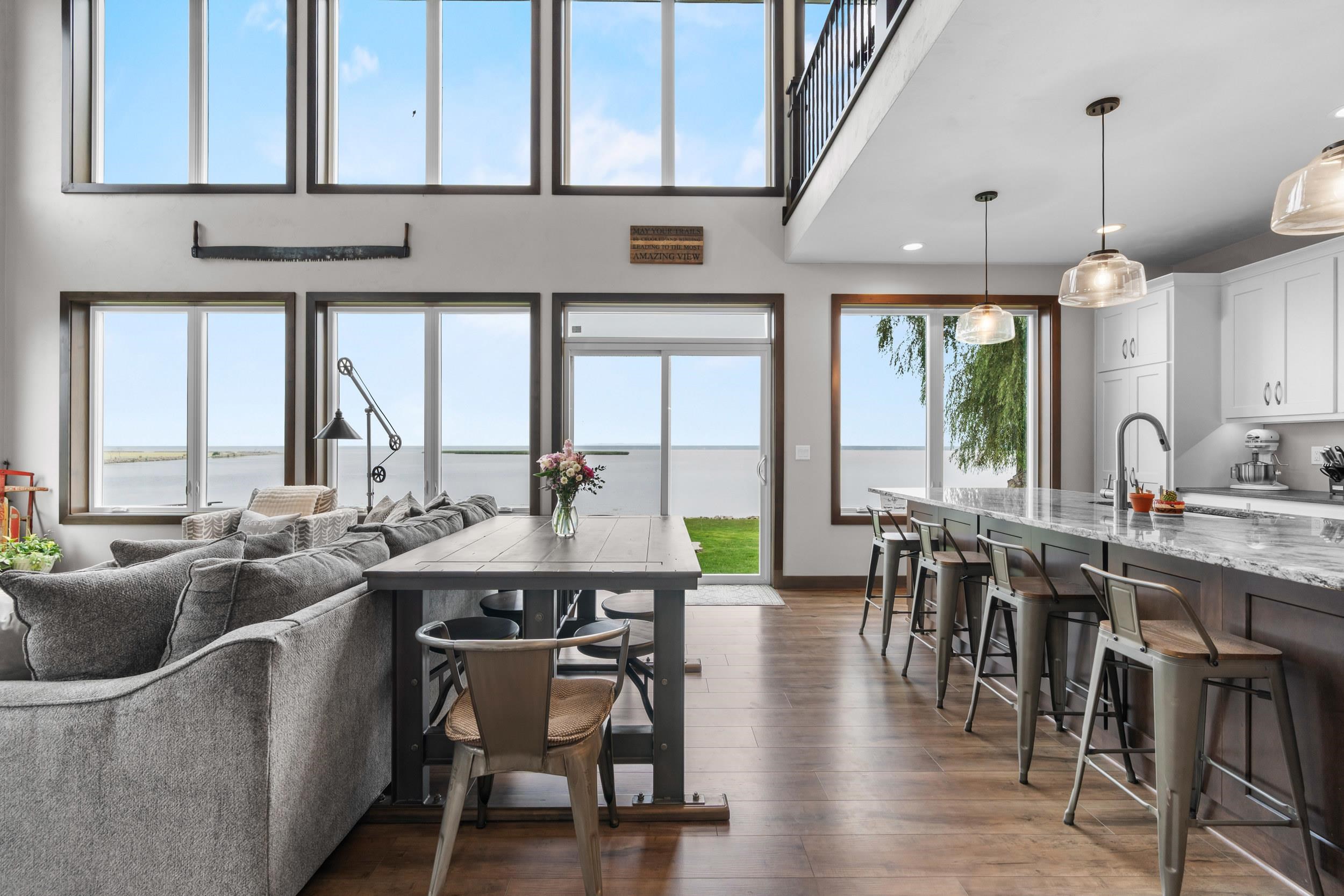 6392 LAKESHORE Road