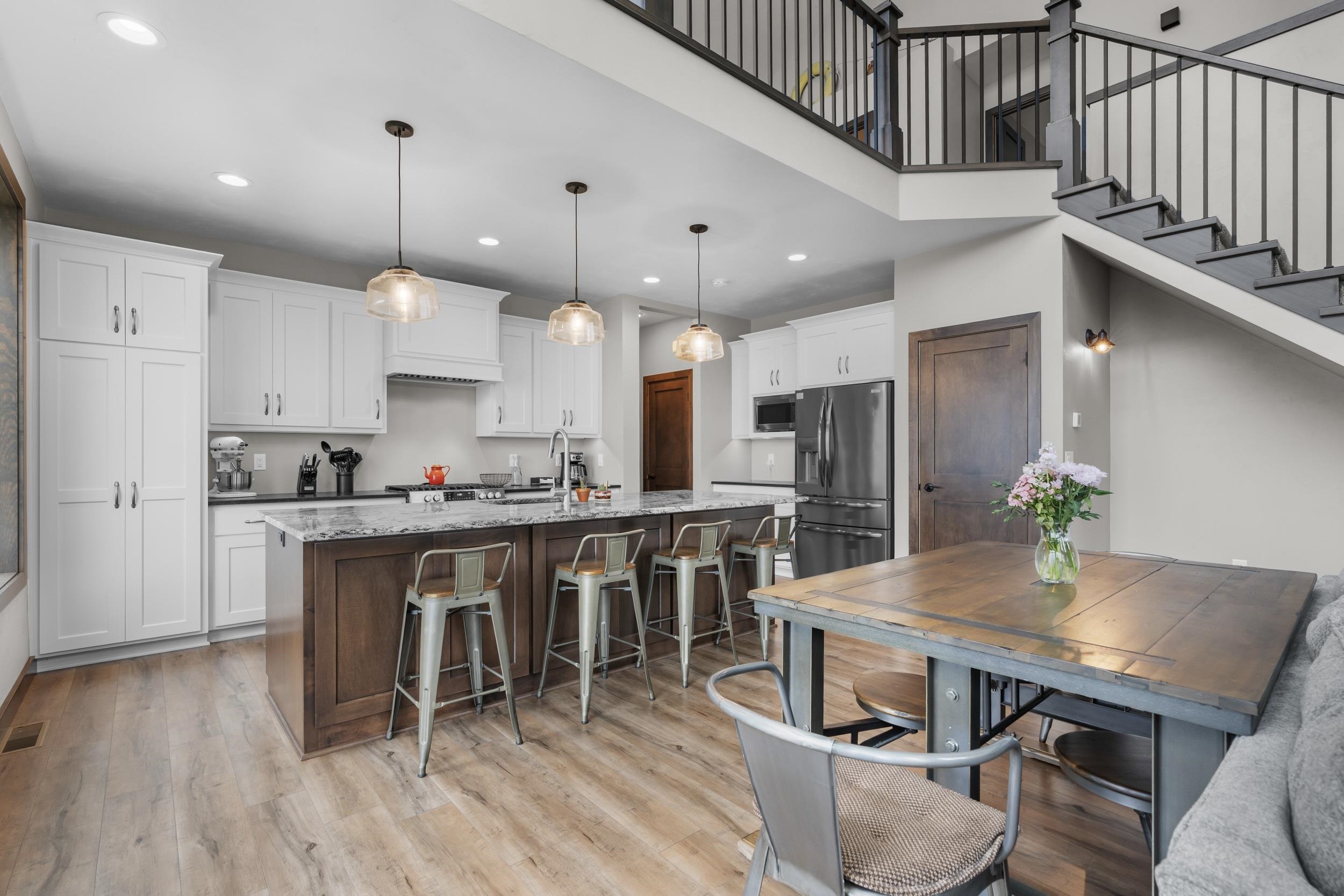 6392 LAKESHORE Road
