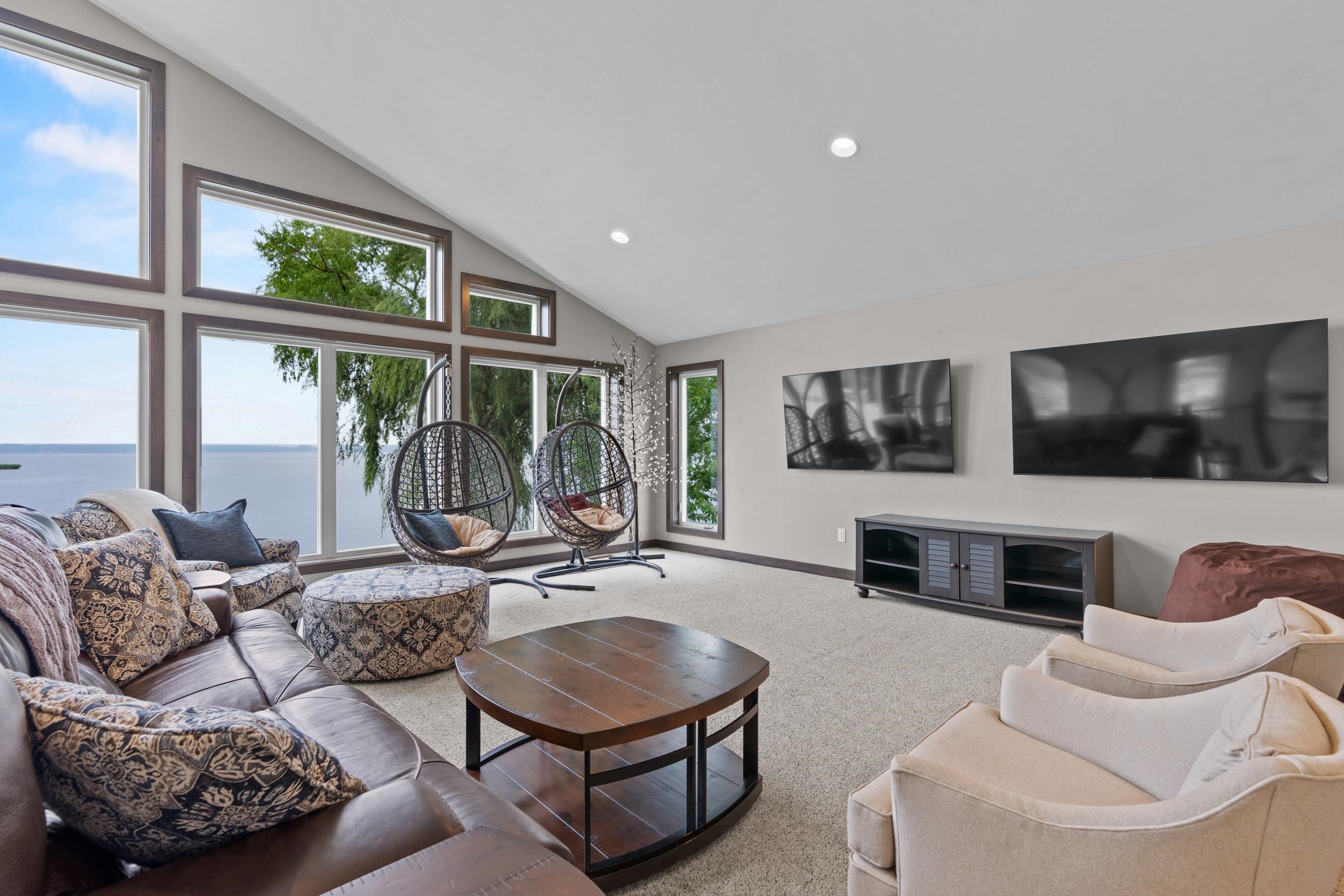 6392 LAKESHORE Road
