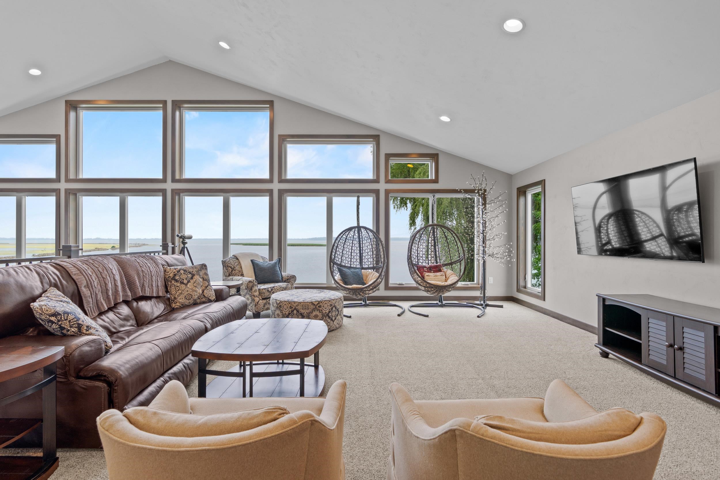 6392 LAKESHORE Road