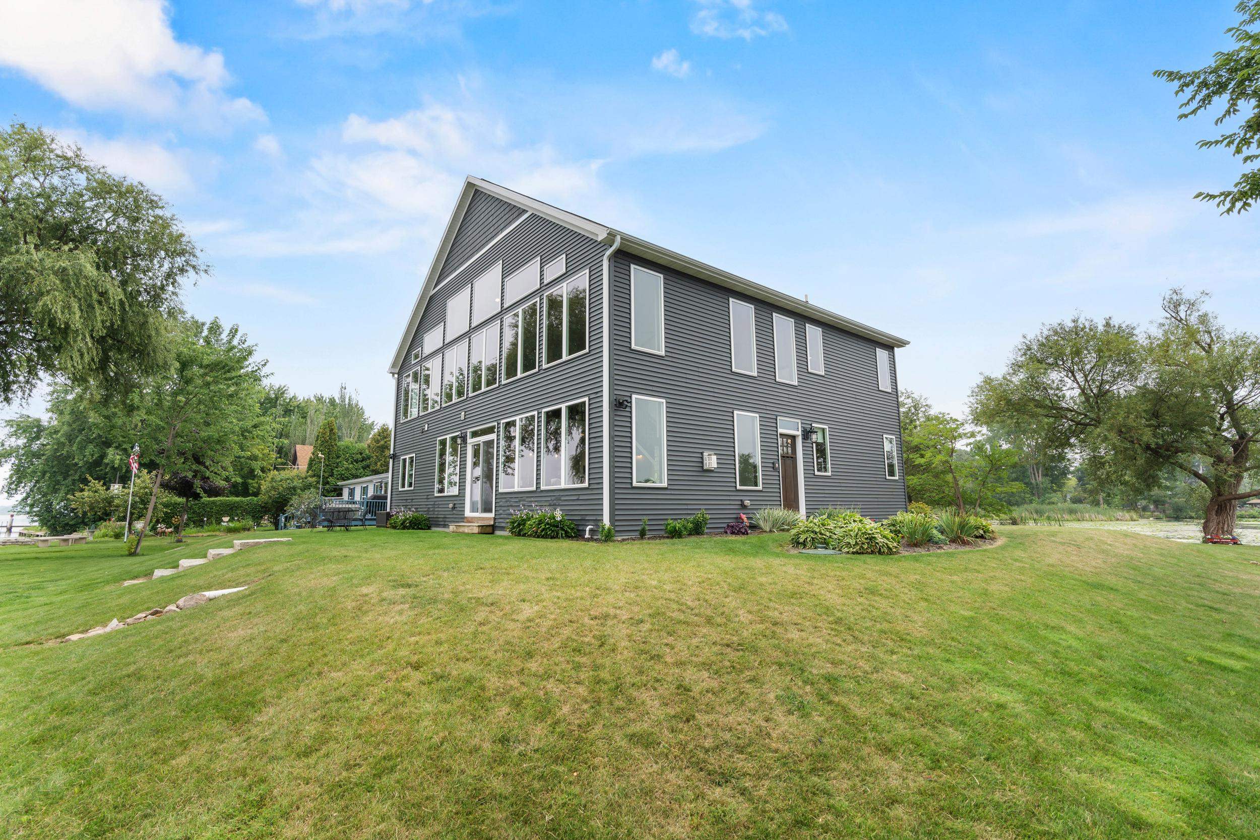 6392 LAKESHORE Road