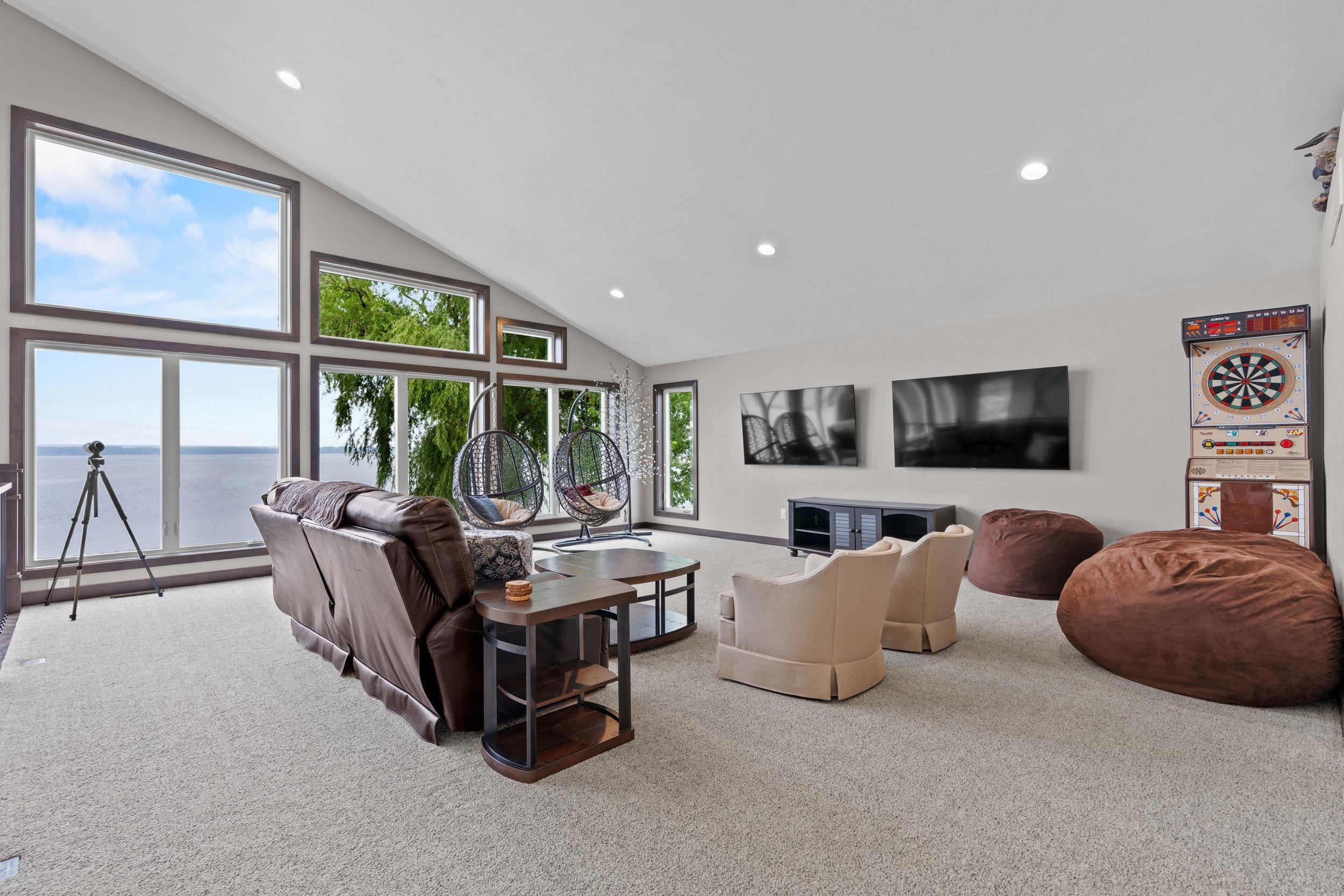 6392 LAKESHORE Road