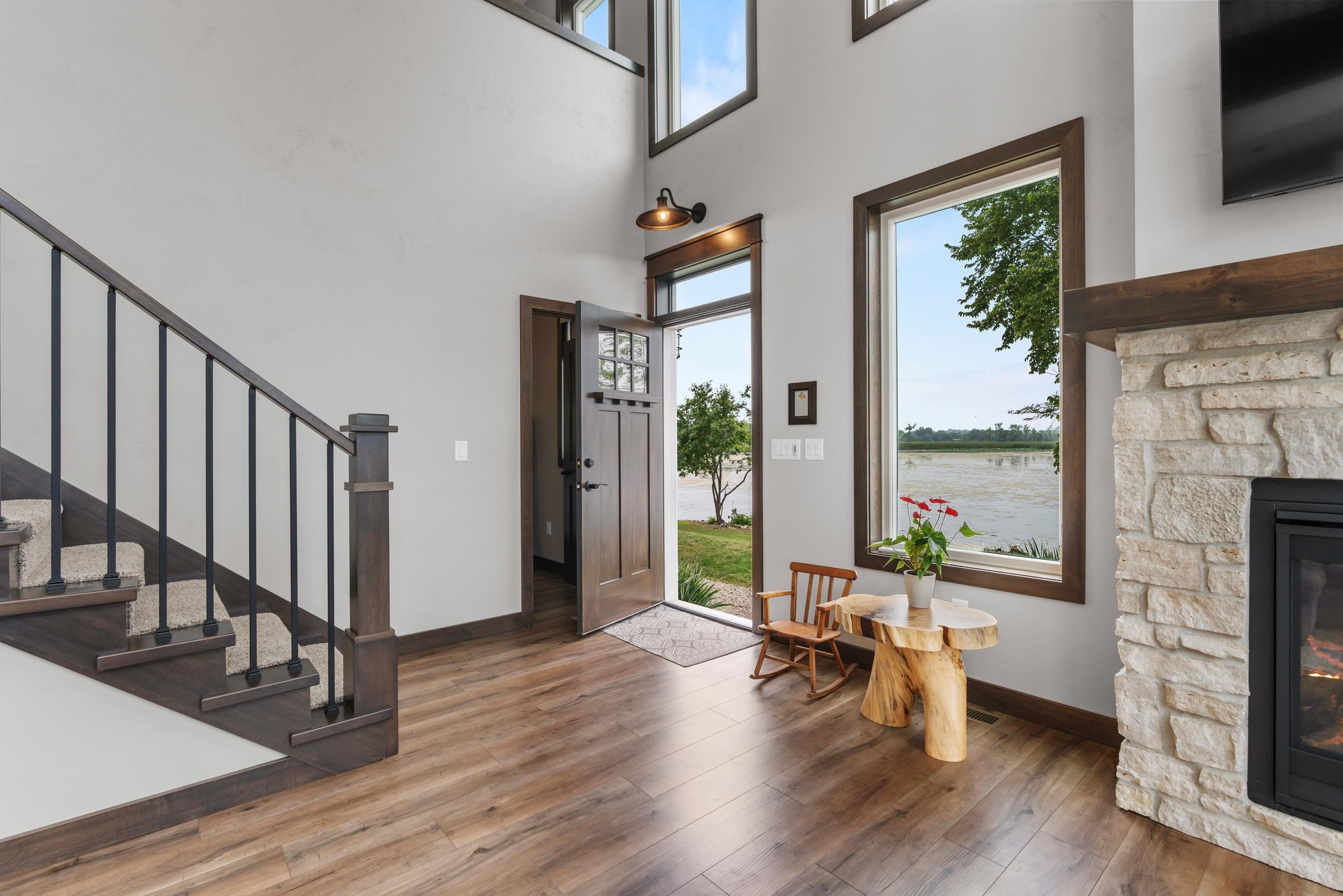 6392 LAKESHORE Road