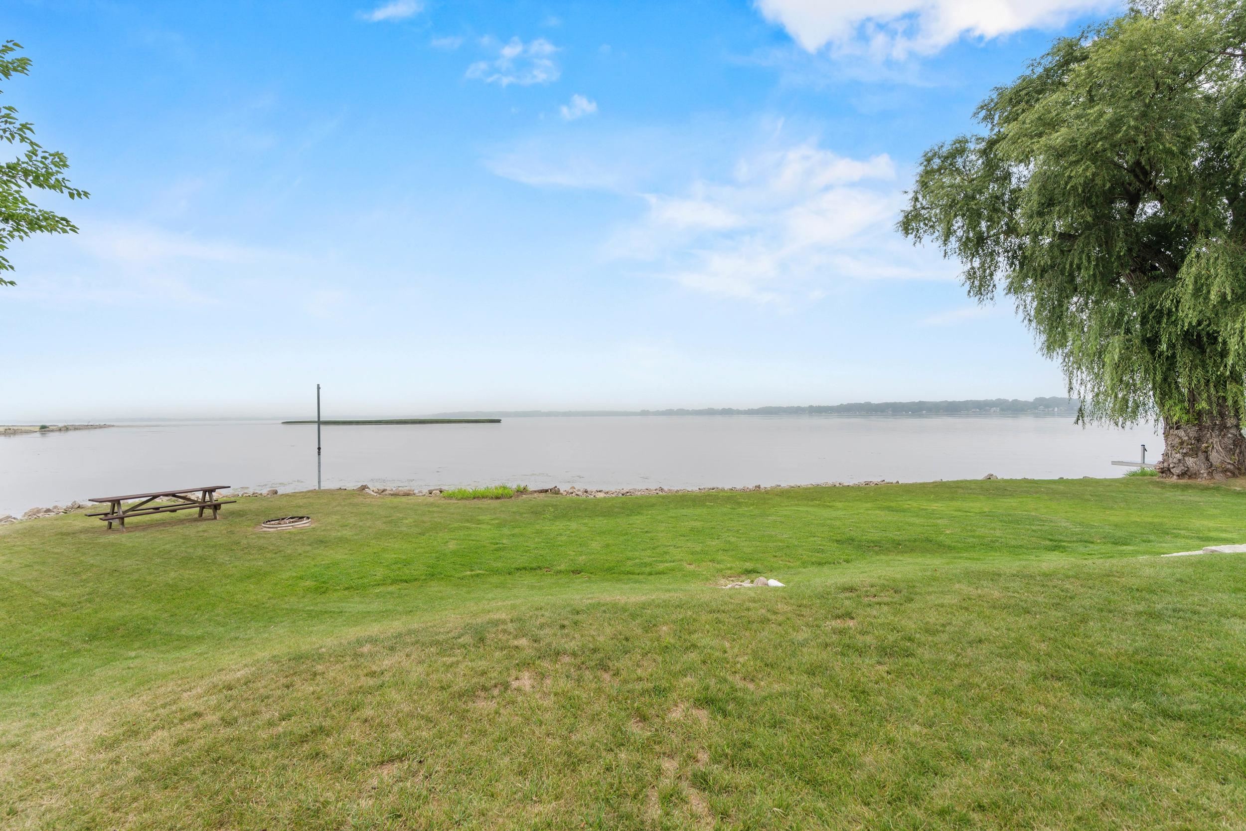 6392 LAKESHORE Road