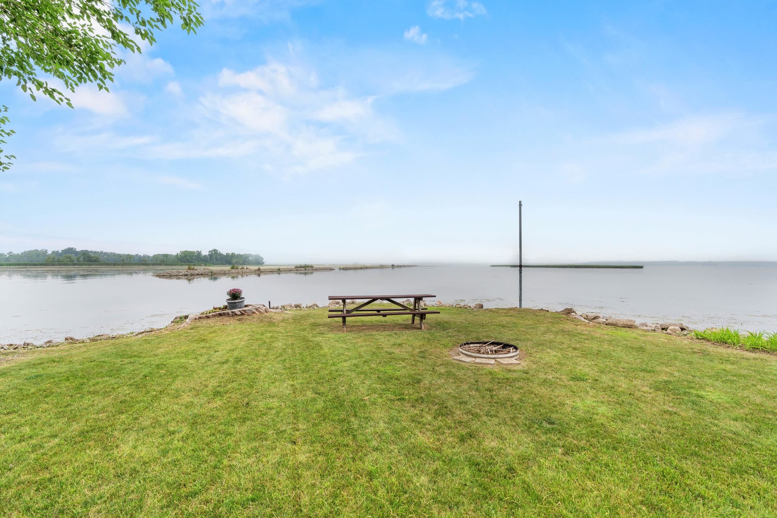 6392 LAKESHORE Road
