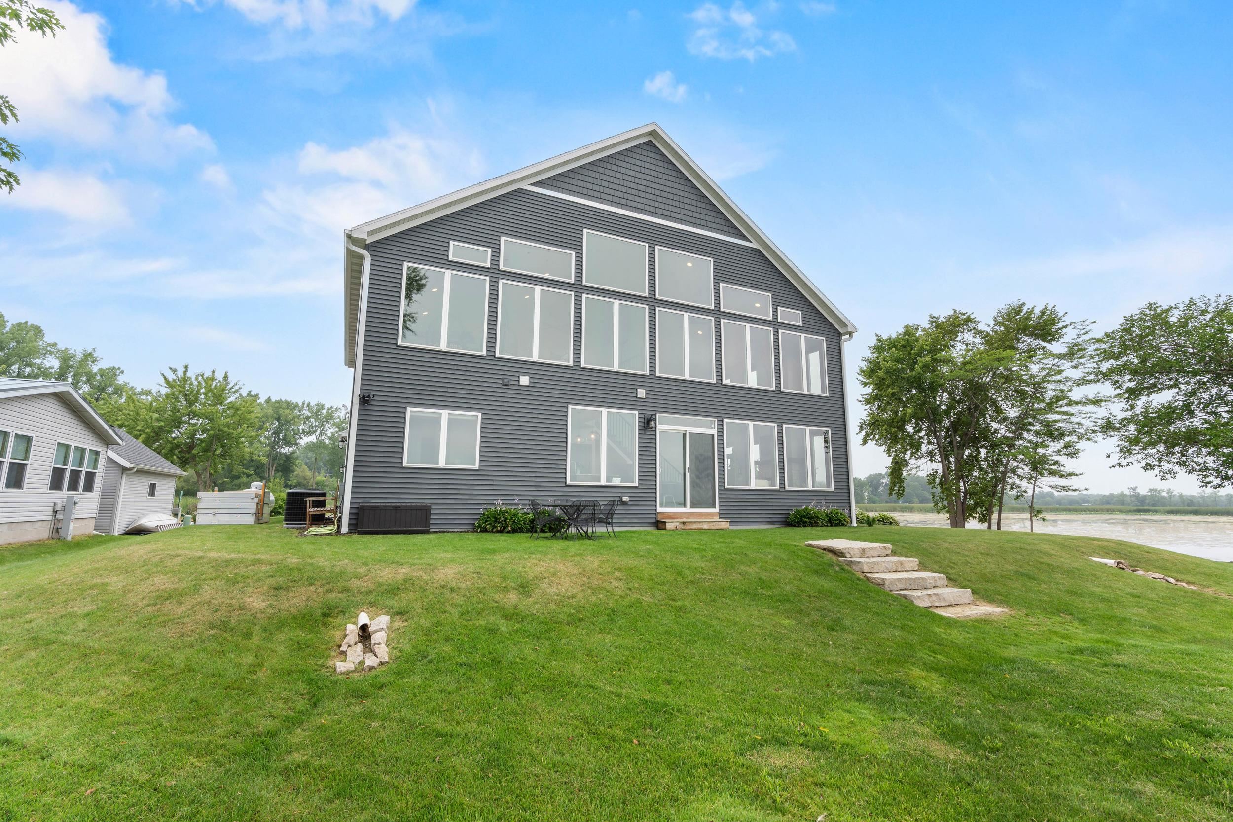 6392 LAKESHORE Road