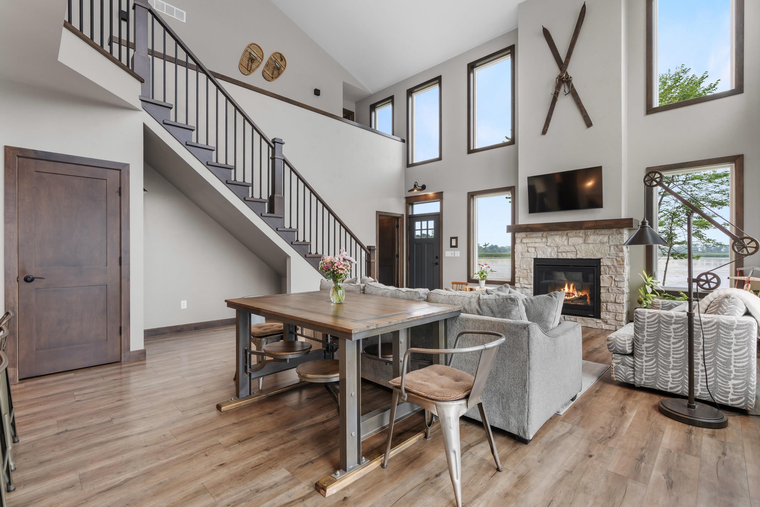 6392 LAKESHORE Road