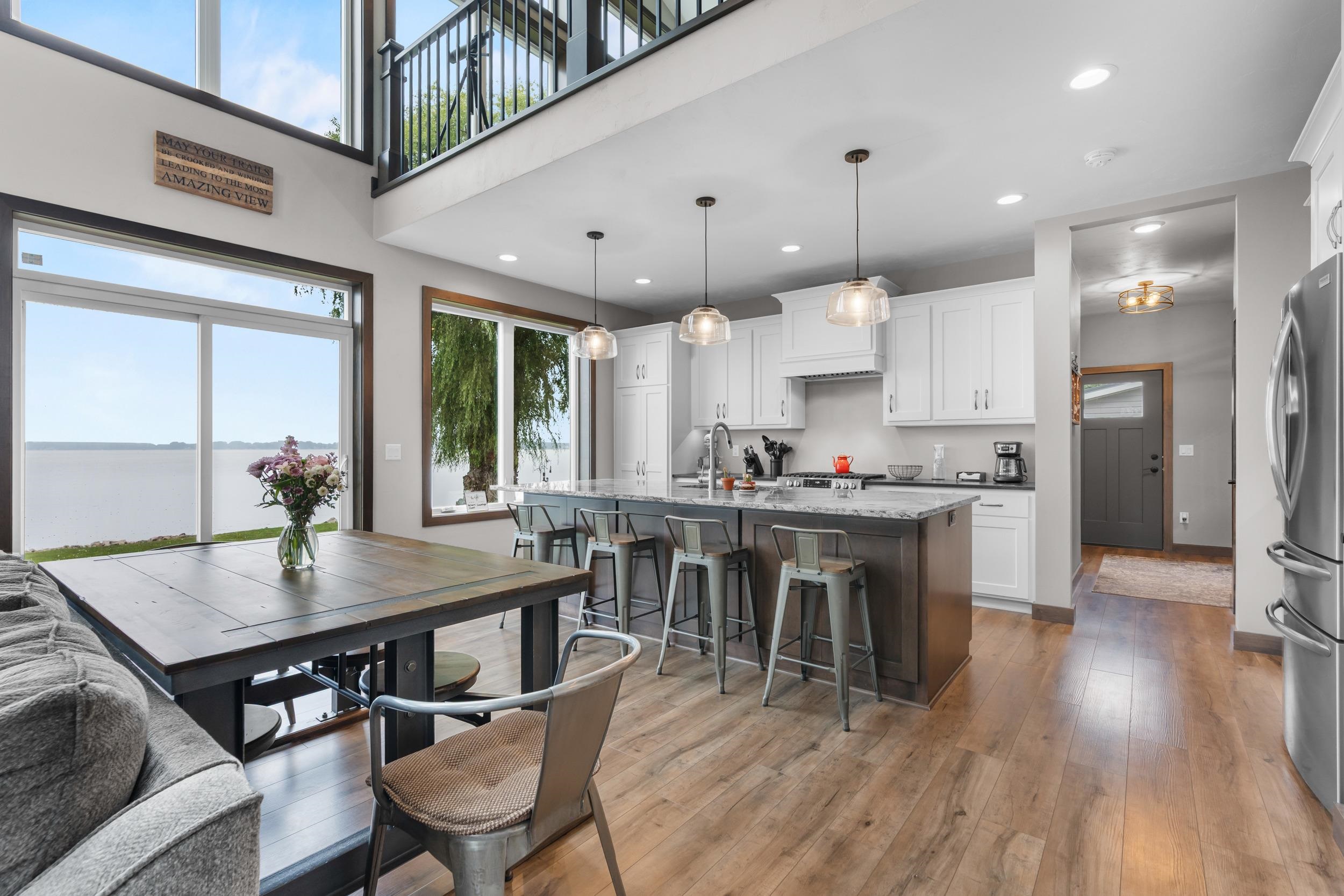 6392 LAKESHORE Road
