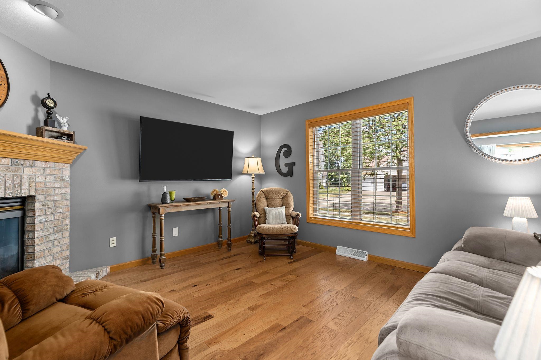 3023 E GREENLEAF Drive