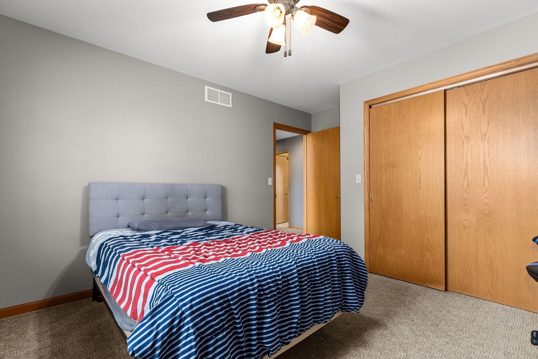 3023 E GREENLEAF Drive
