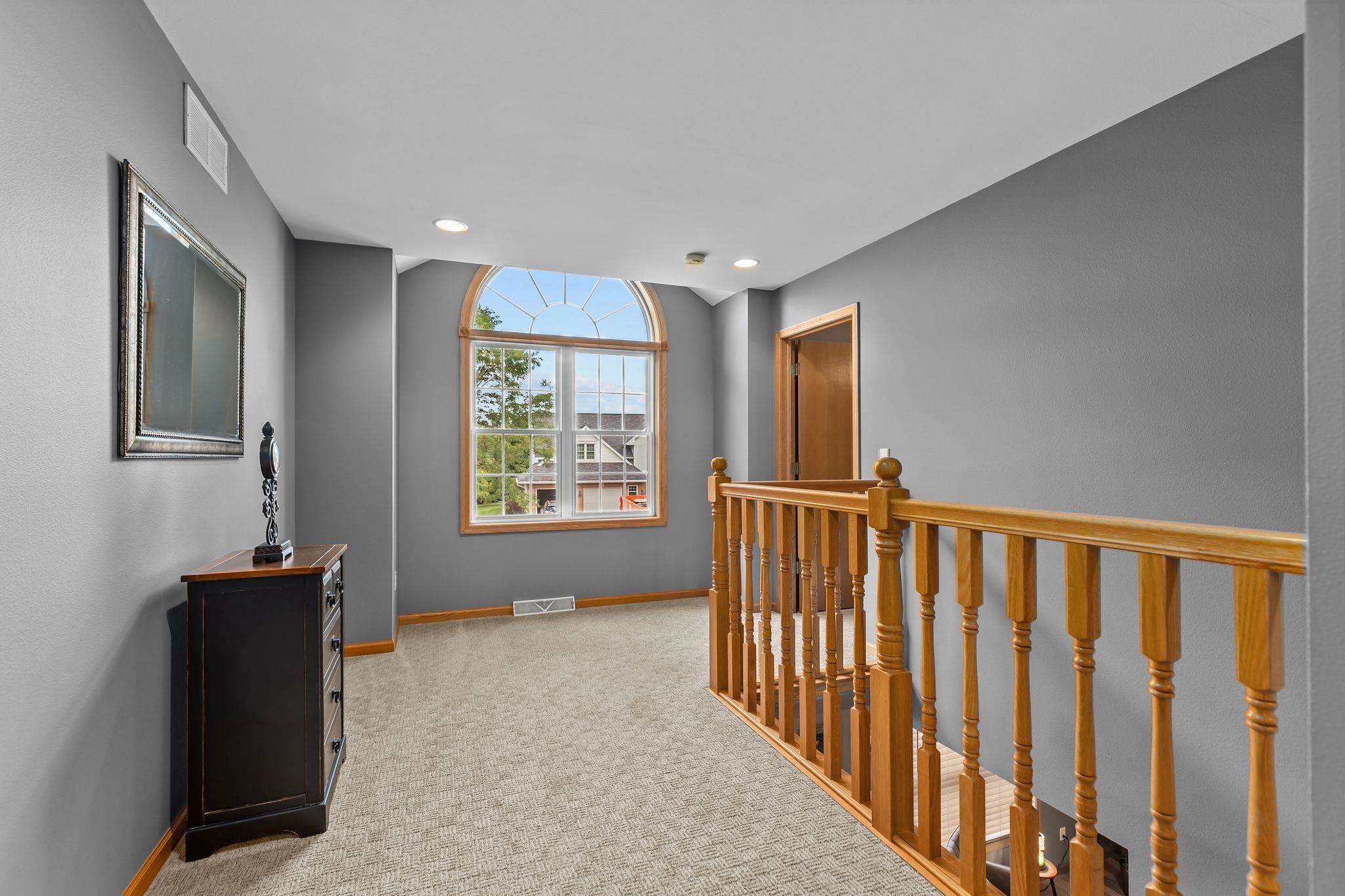 3023 E GREENLEAF Drive
