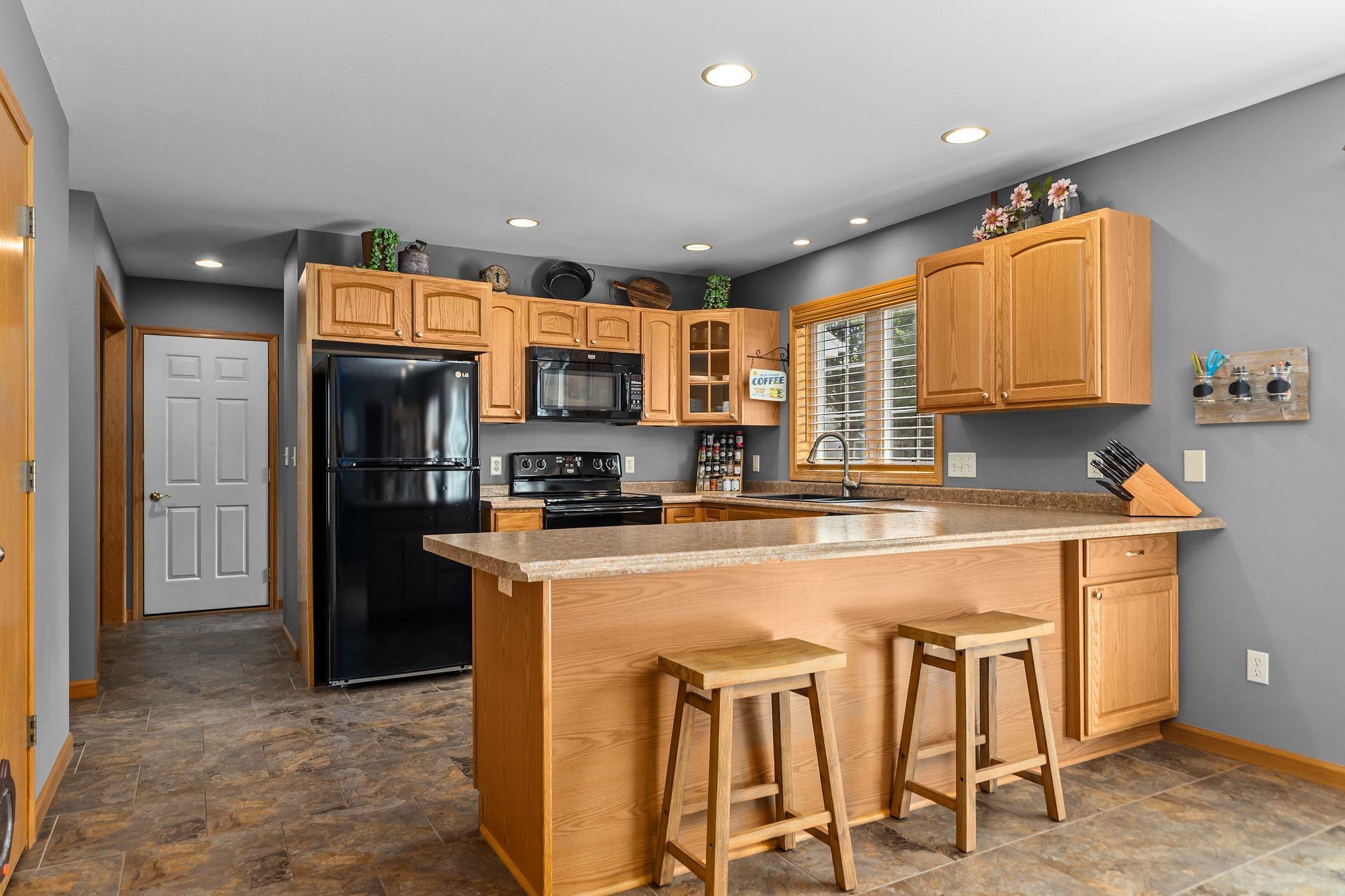 3023 E GREENLEAF Drive