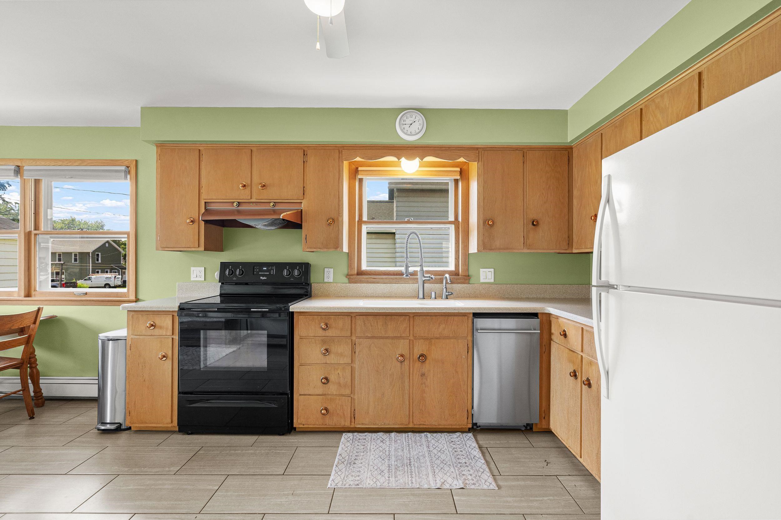 123 W 8TH Street