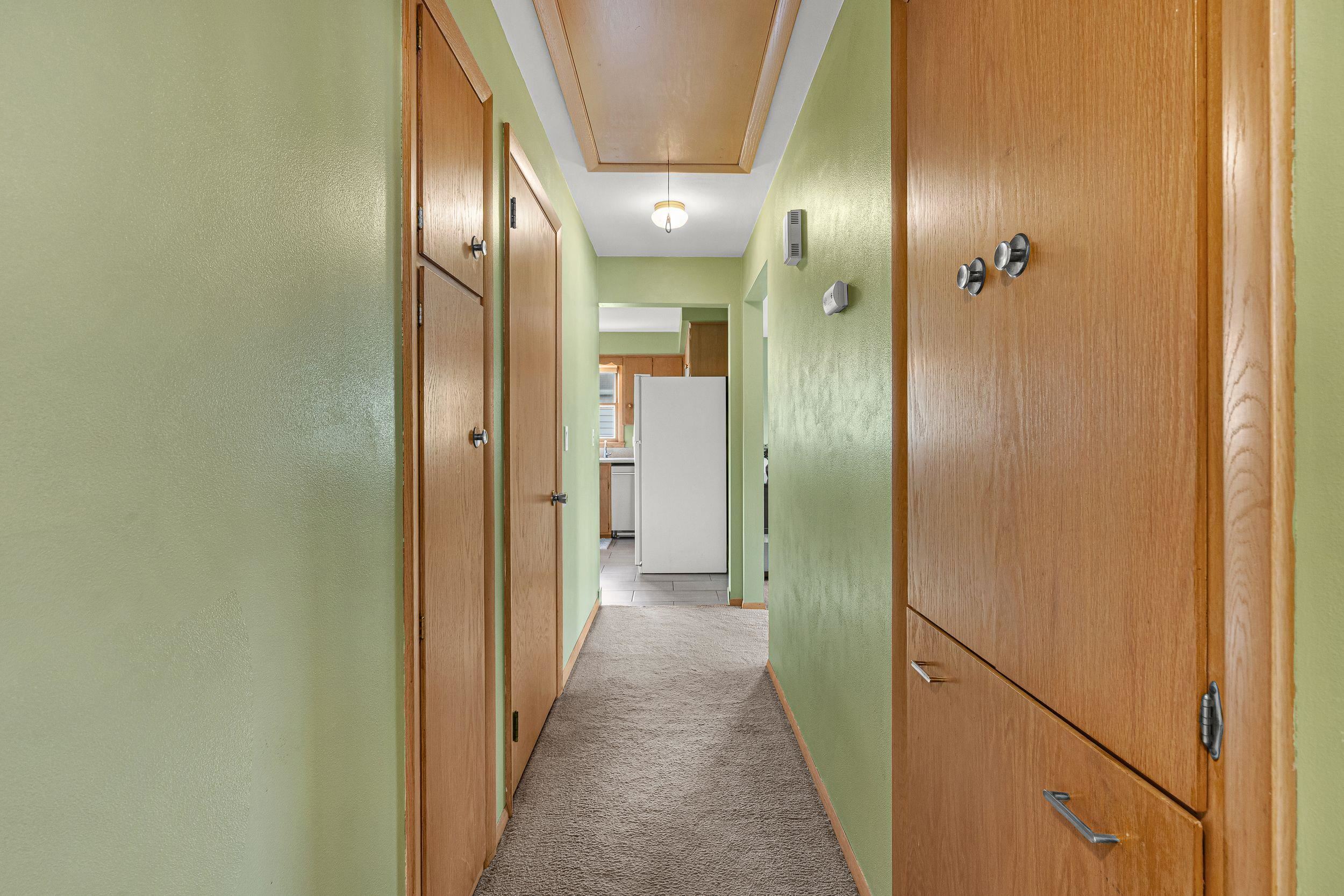 123 W 8TH Street