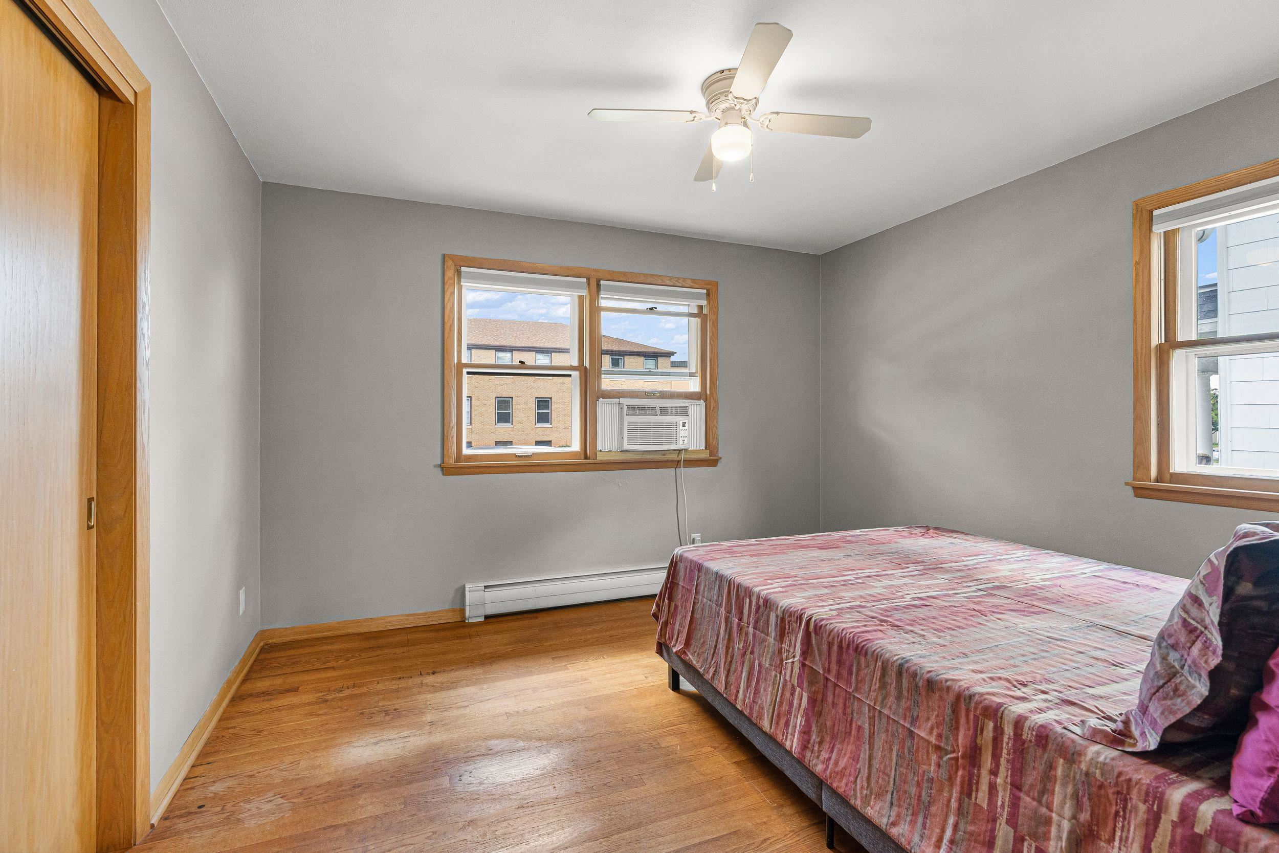 123 W 8TH Street