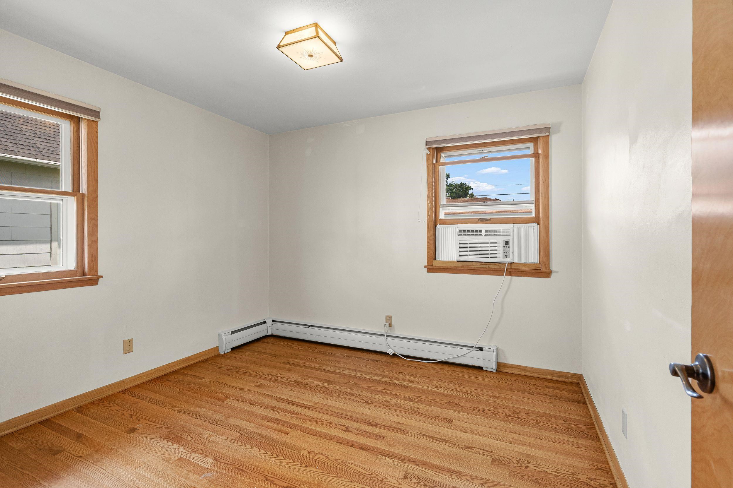 123 W 8TH Street