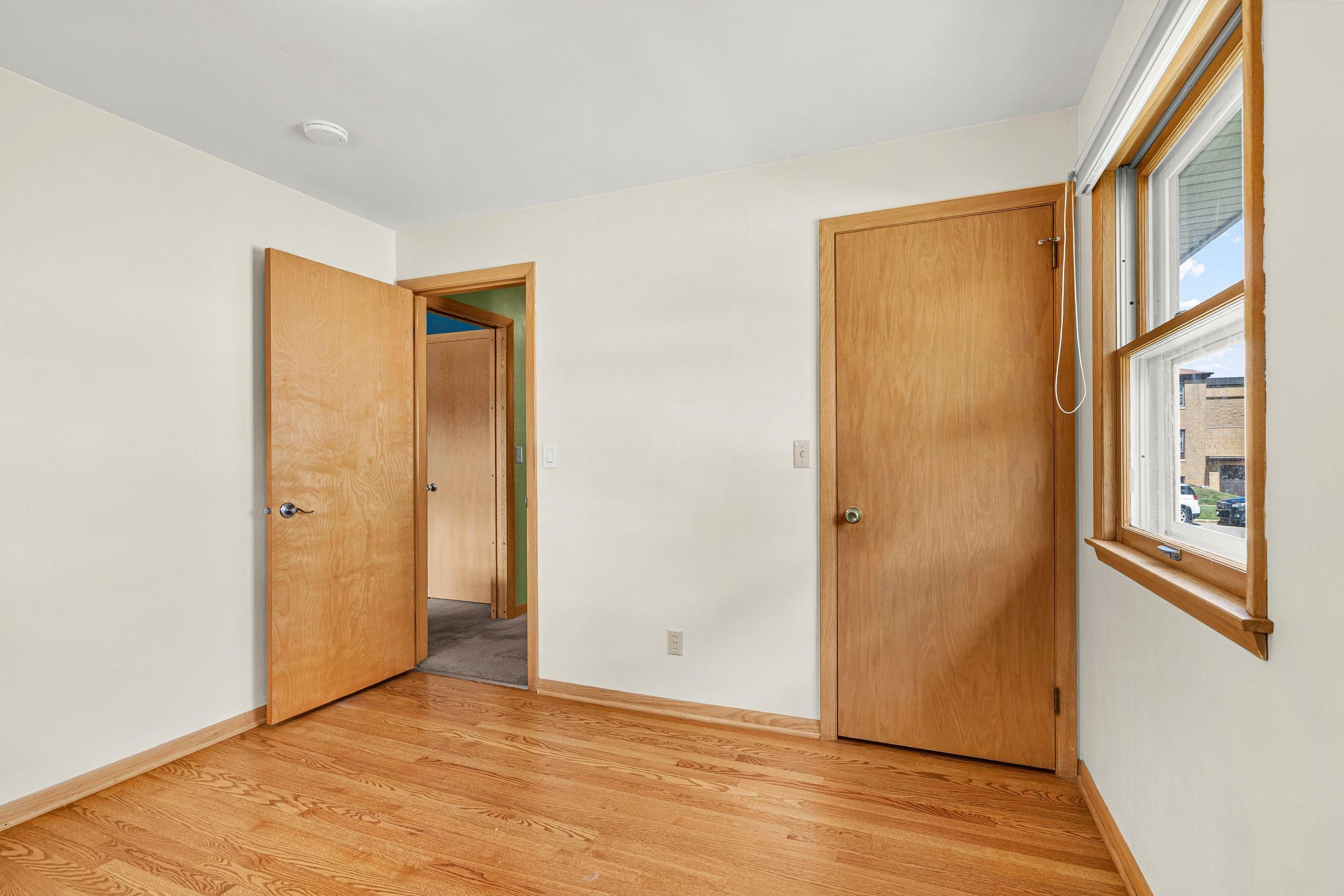 123 W 8TH Street