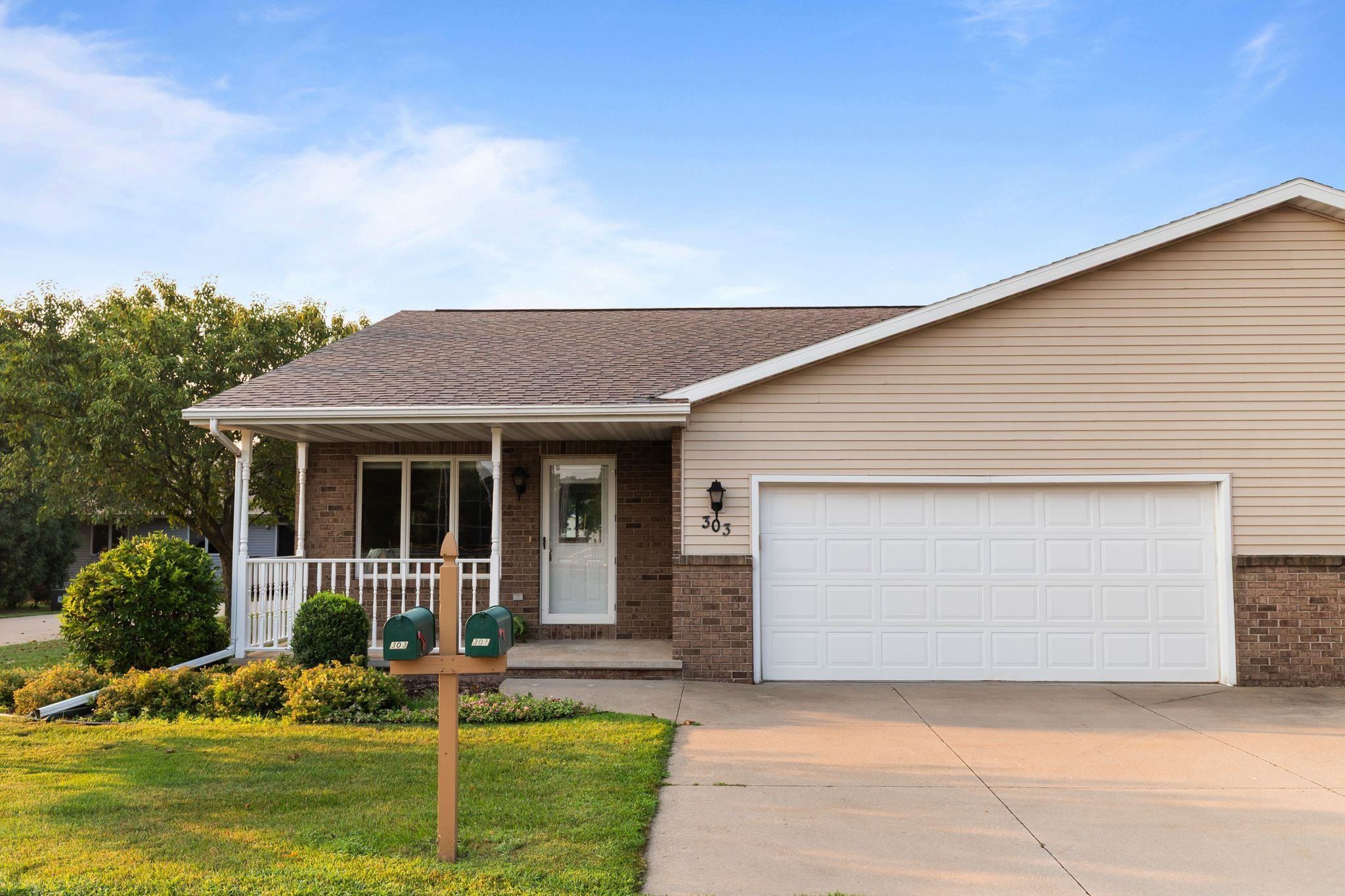 303 PARKVIEW Lane