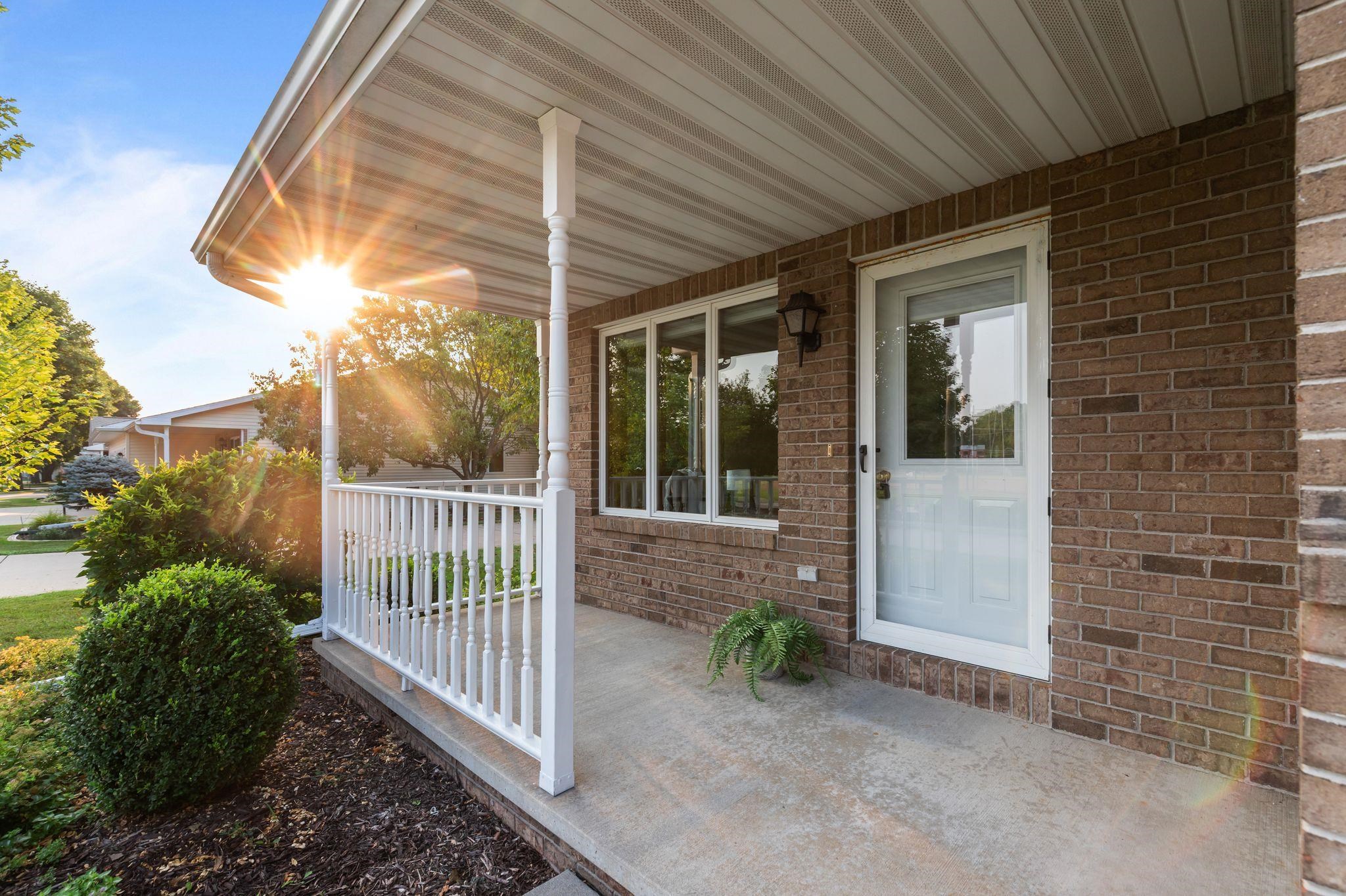 303 PARKVIEW Lane