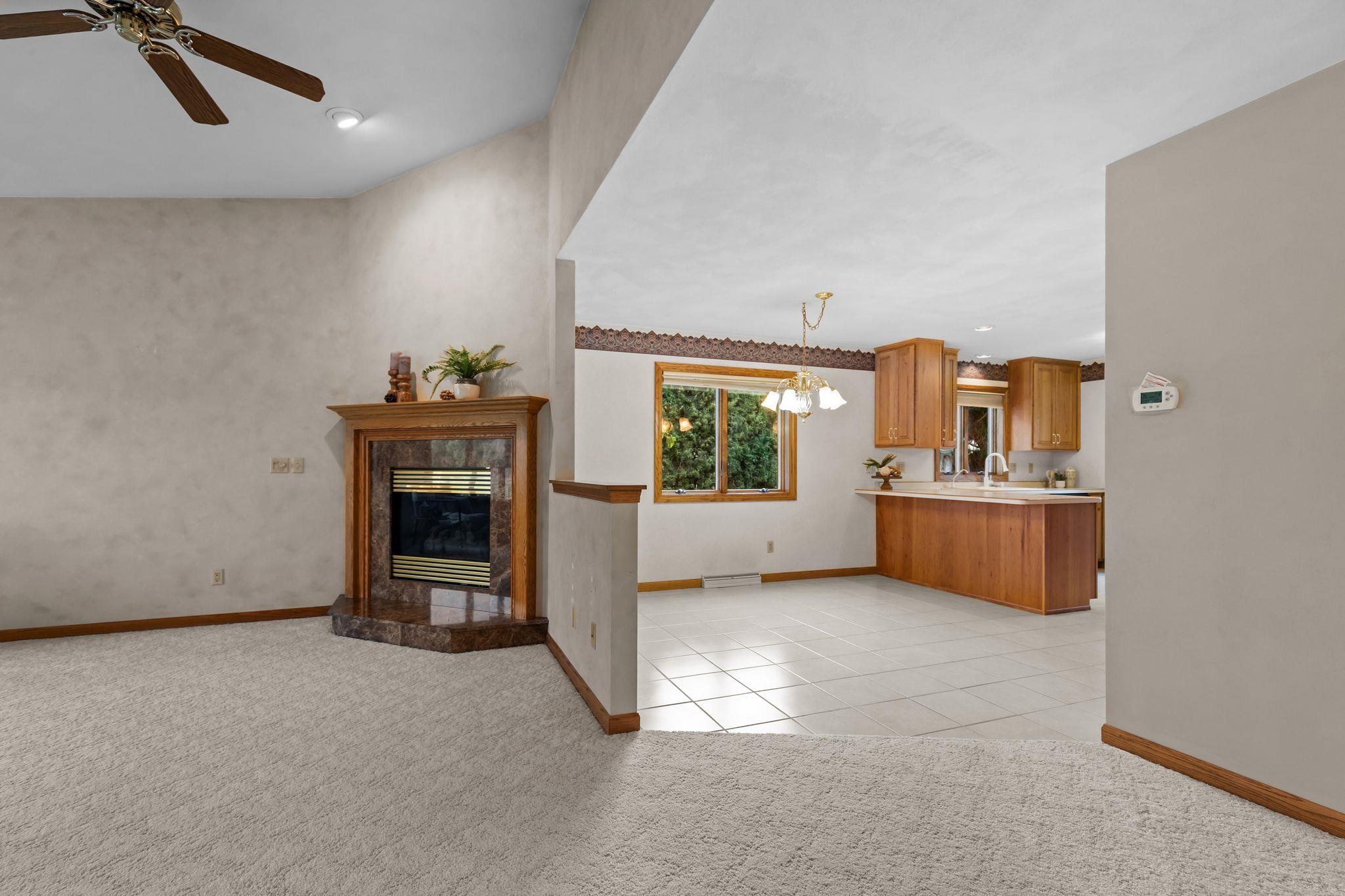 303 PARKVIEW Lane