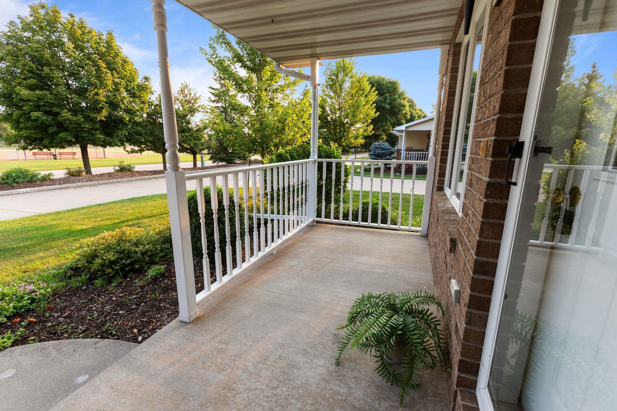 303 PARKVIEW Lane