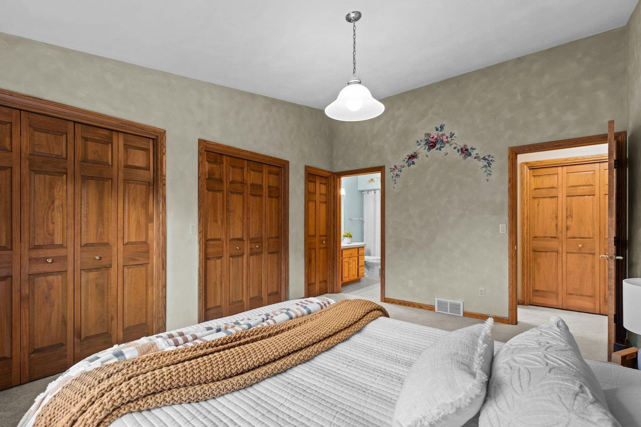 303 PARKVIEW Lane
