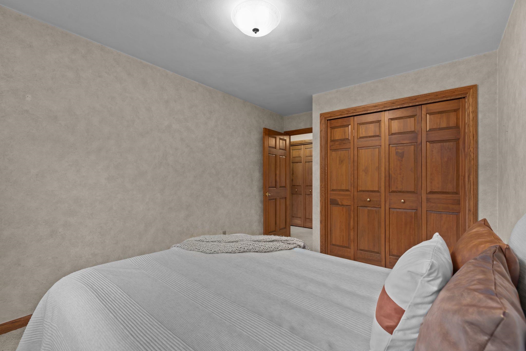 303 PARKVIEW Lane
